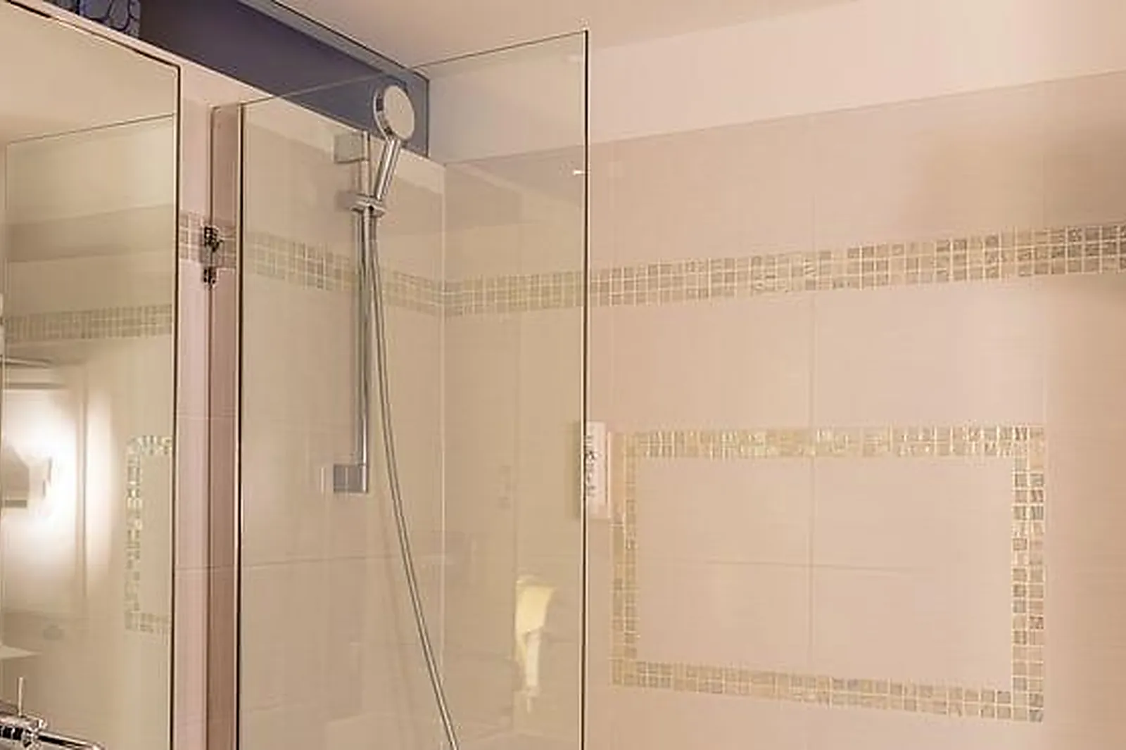 Lieux événementiels, TROIS FOIS M