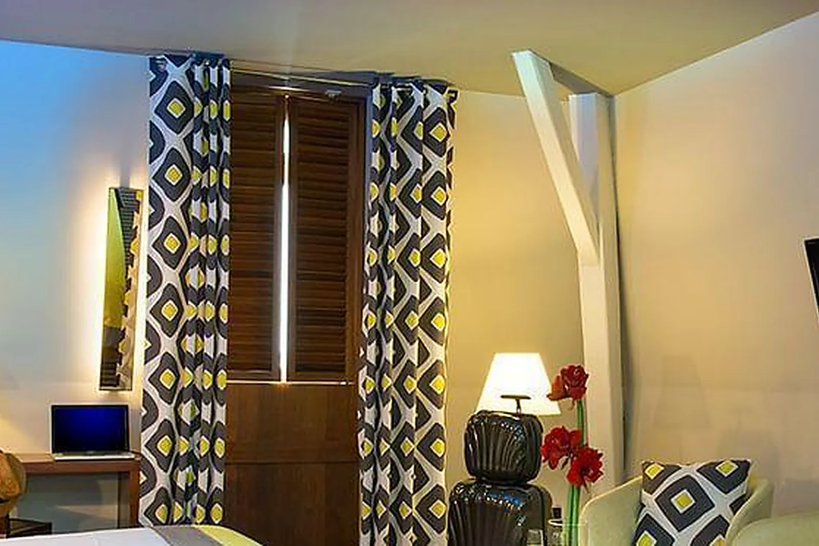 Lieux événementiels, TROIS FOIS M