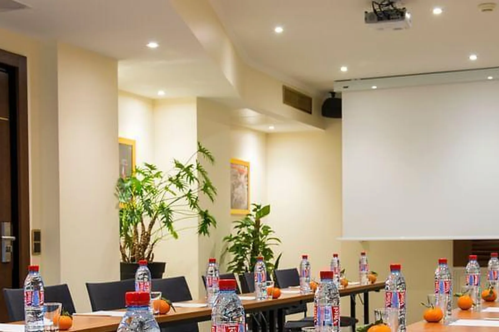 Lieux événementiels, TROIS FOIS M