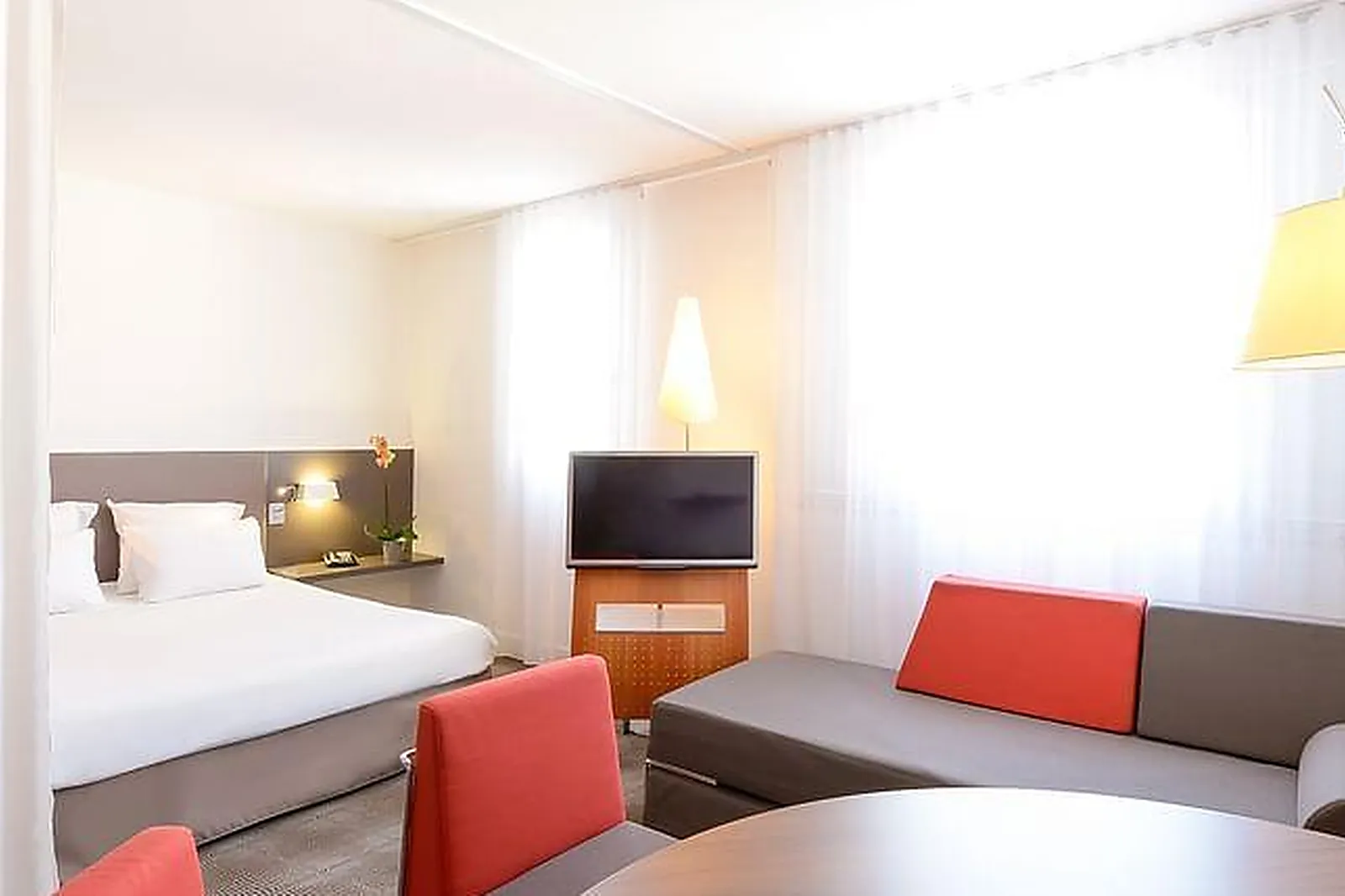 Lieux événementiels, HÔTEL NOVOTEL SUITES CLERMONT-FERRAND POLYDOME ****