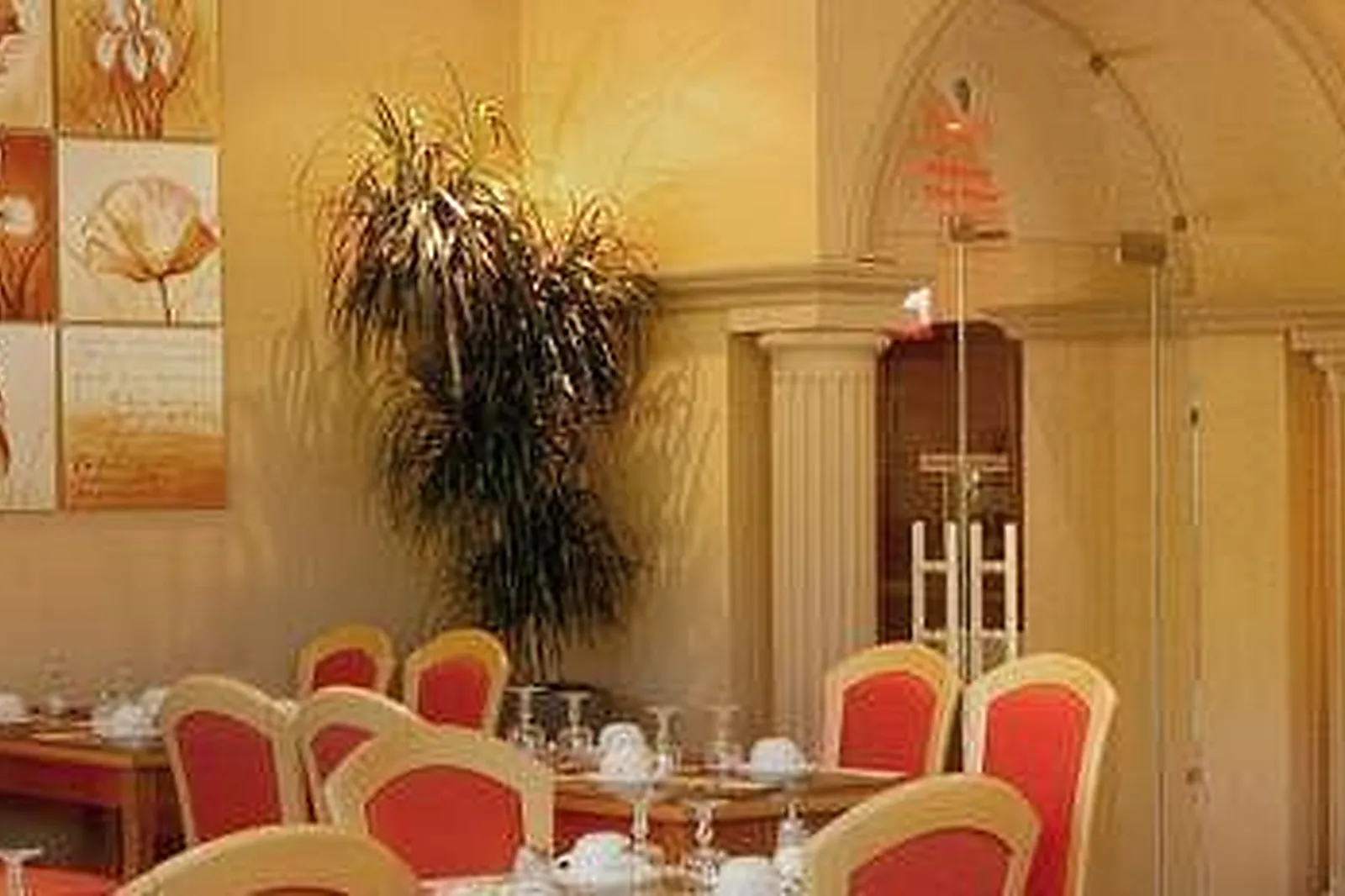 Lieux événementiels, HÔTEL PROMOTEL CARROS ***