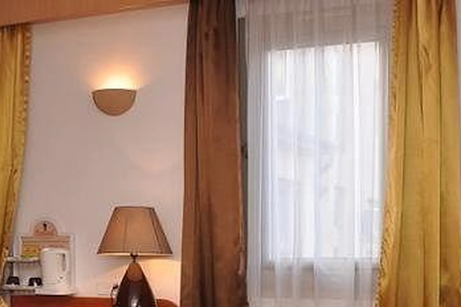 Lieux événementiels, HÔTEL PROMOTEL CARROS ***