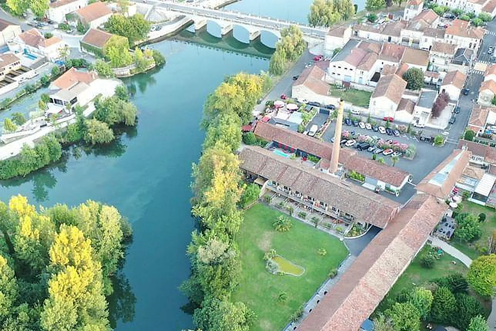 Lieux événementiels, HÔTEL QUAI DES PONTIS