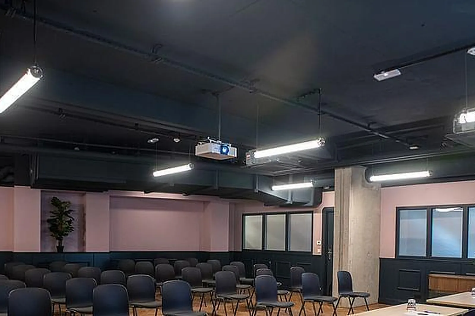 Lieux événementiels, HÔTEL REMIX PARIS LA VILLETTE ****