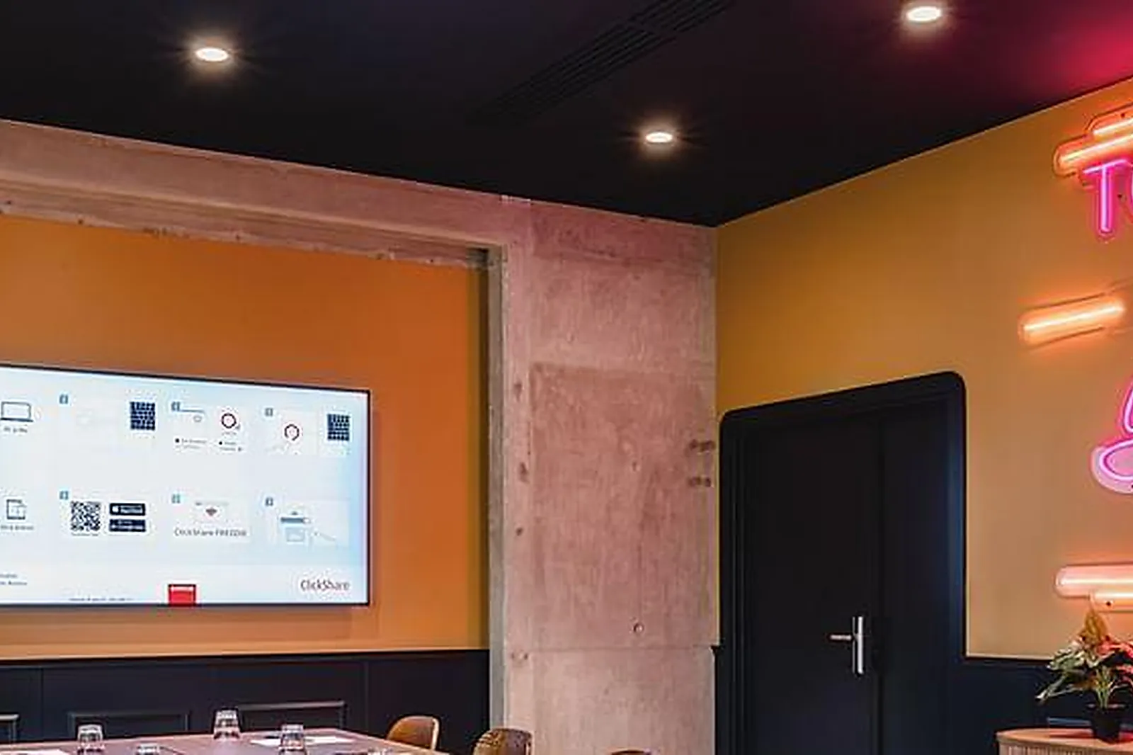 Lieux événementiels, HÔTEL REMIX PARIS LA VILLETTE ****