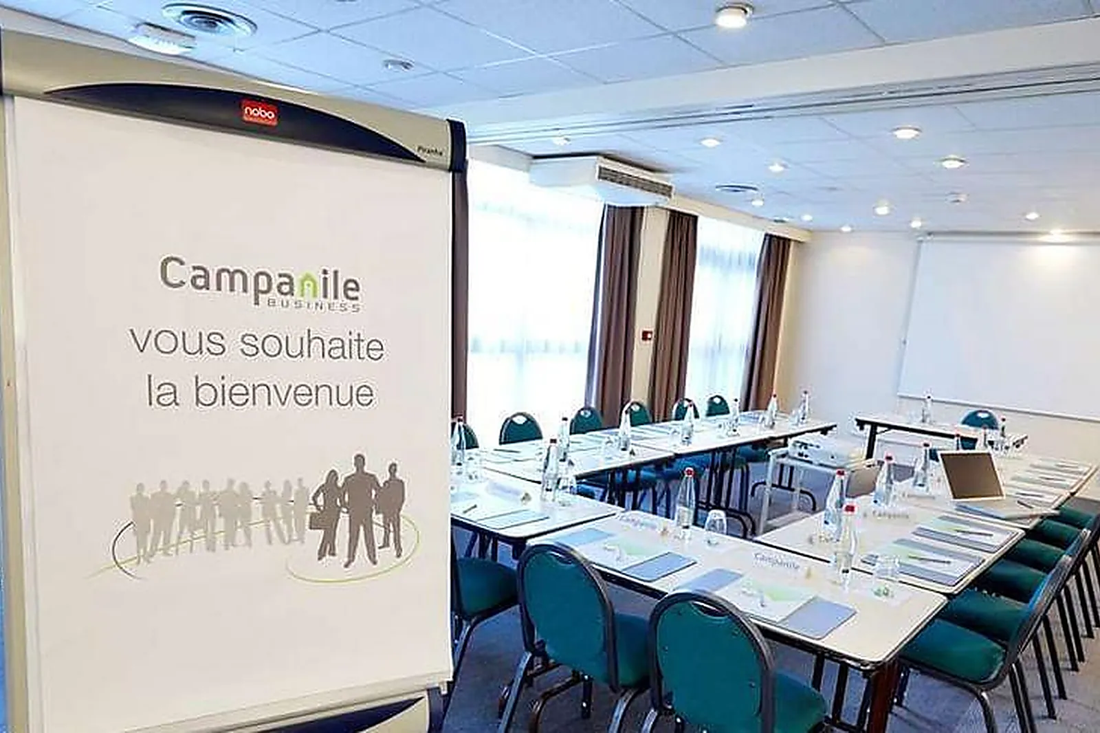 Lieux événementiels, HÔTEL RESTAURANT CAMPANILE TAVERNY***