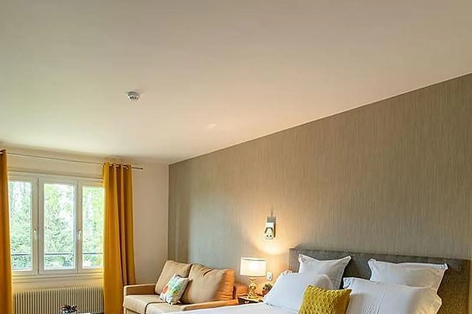 Lieux événementiels, HÔTEL-RESTAURANT LA HUCHETTE