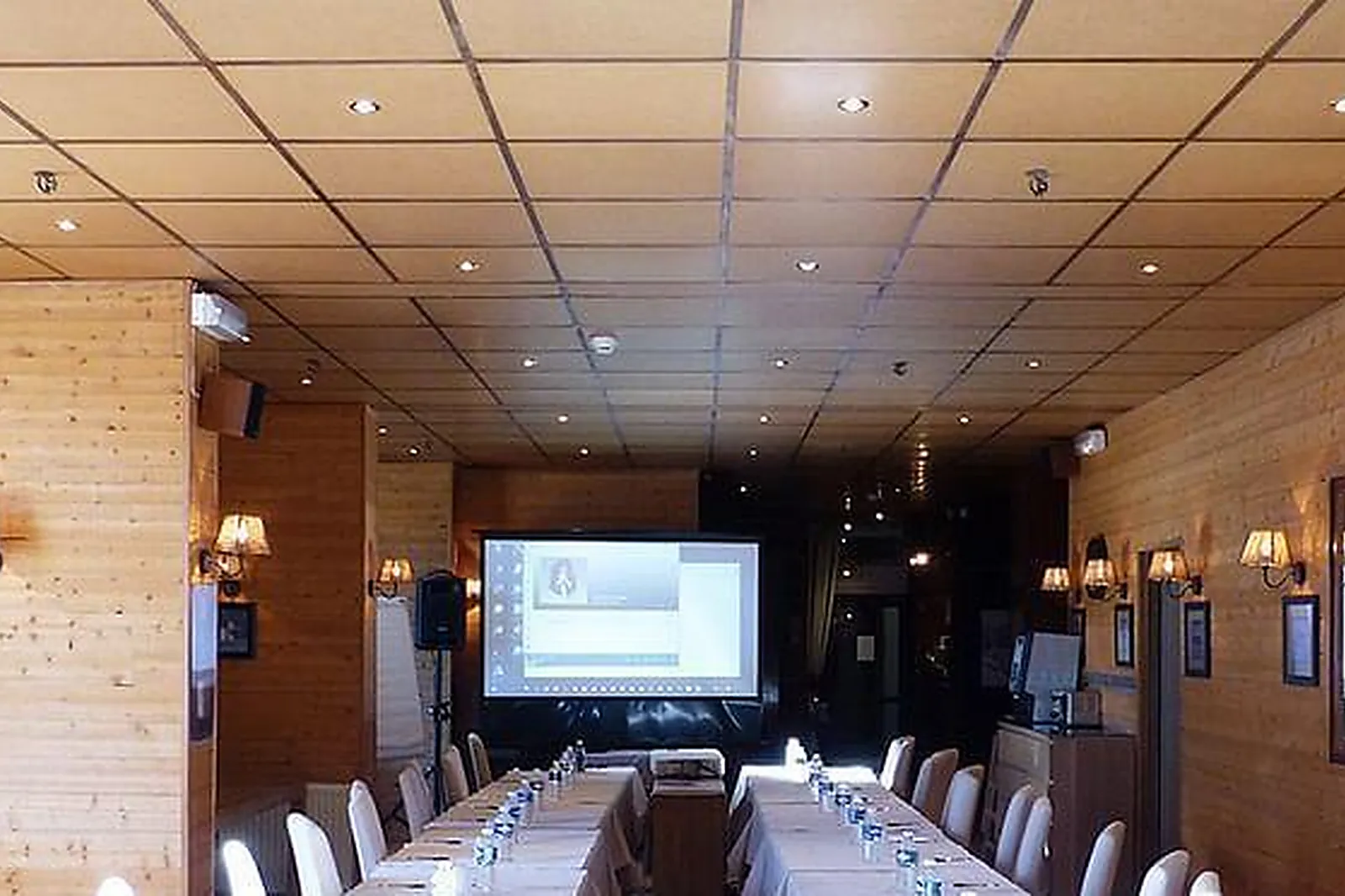 Lieux événementiels, HÔTEL RESTAURANT LA MANDIA