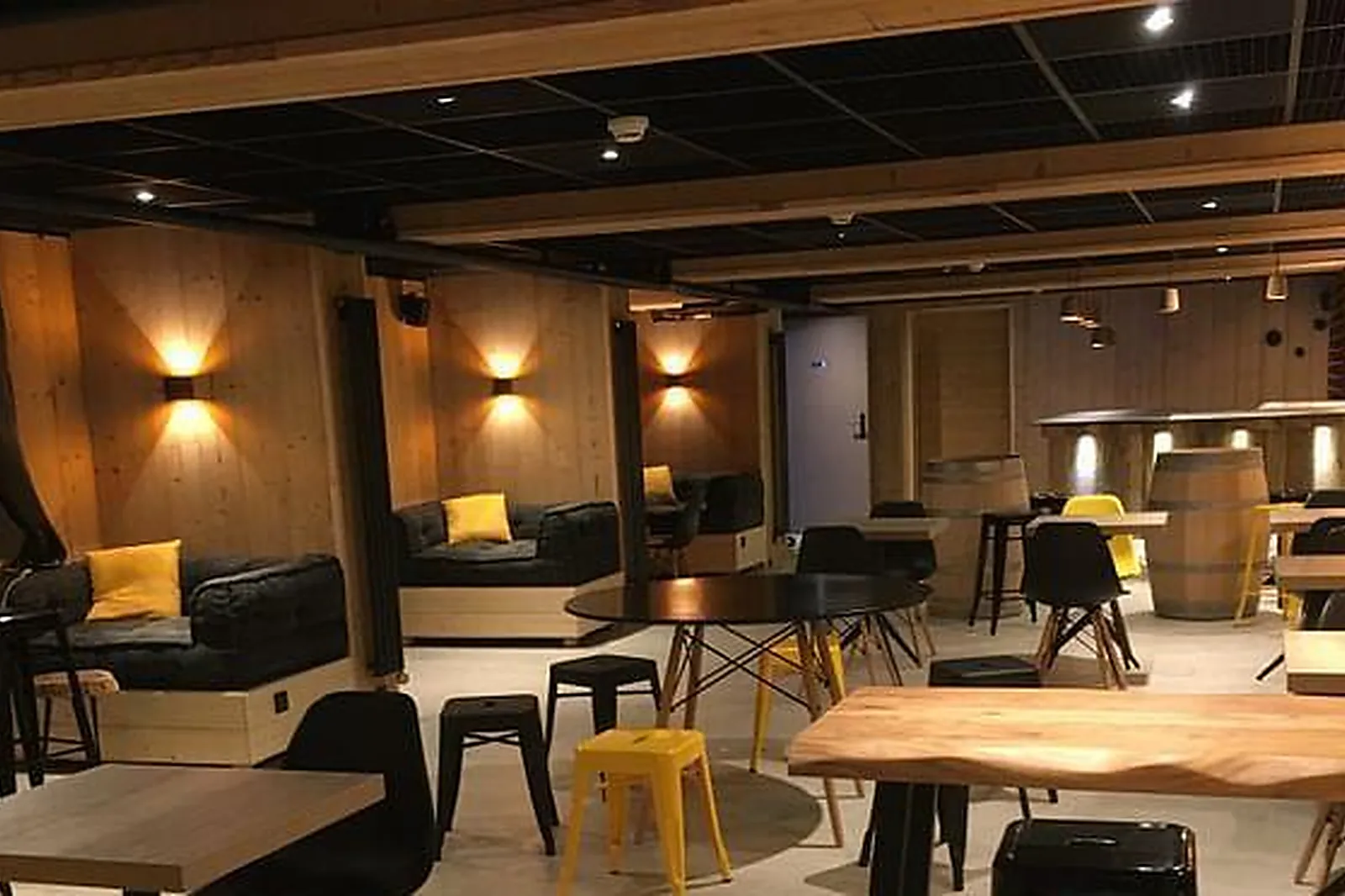 Lieux événementiels, HÔTEL RESTAURANT LA MANDIA