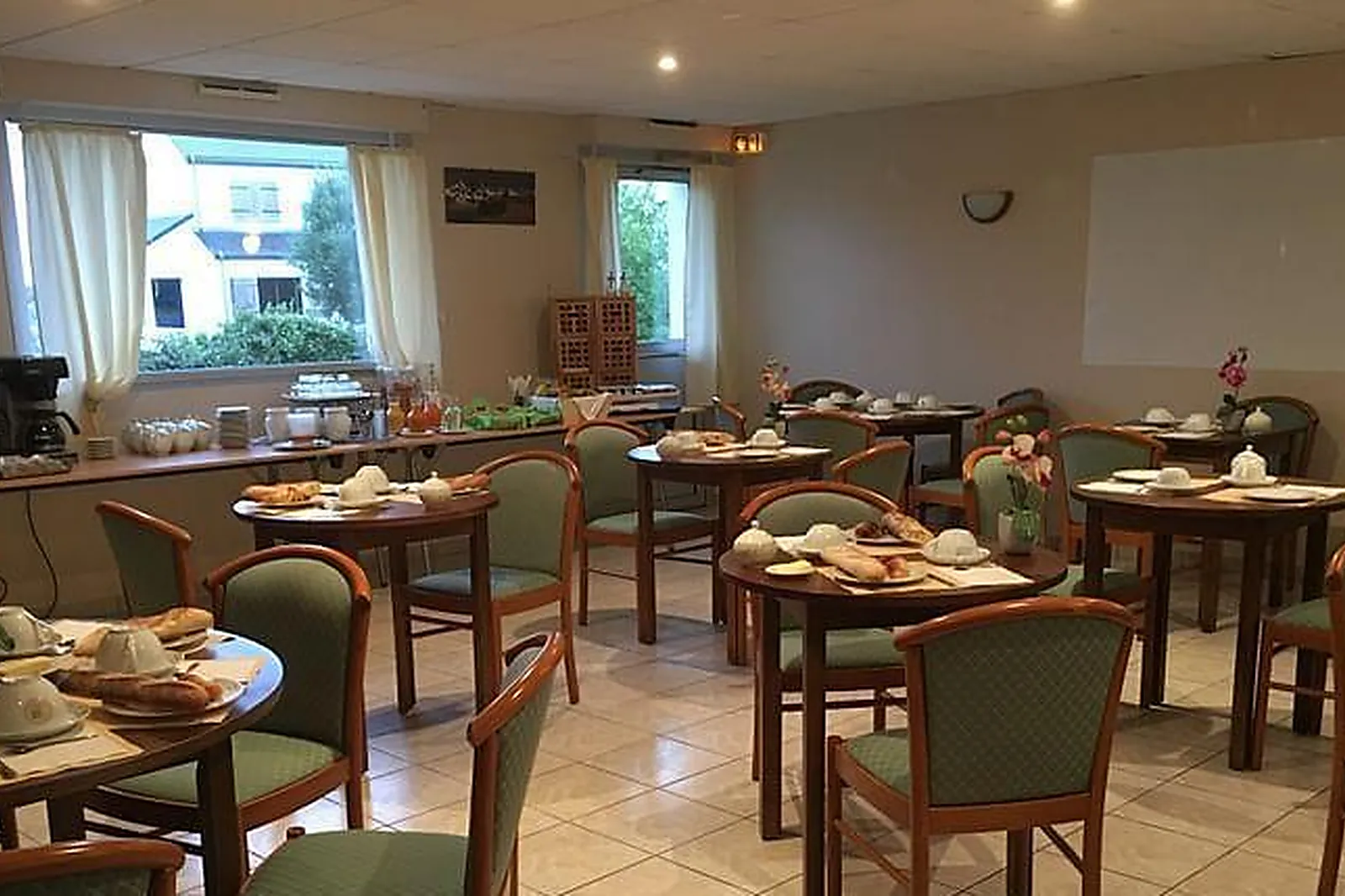 Lieux événementiels, HÔTEL RESTAURANT LA SIRENE À HOUAT