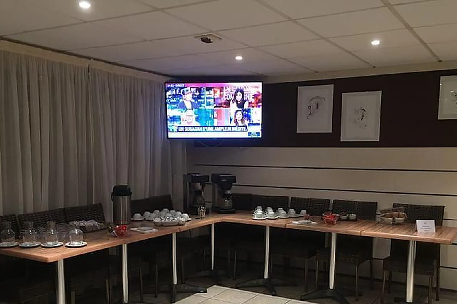 Lieux événementiels, HÔTEL RESTAURANT LA SIRENE À HOUAT