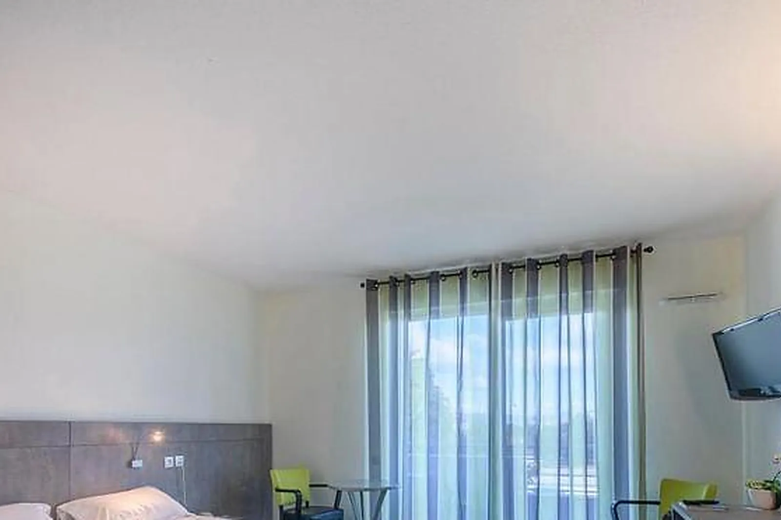 Lieux événementiels, HÔTEL RESTAURANT LE CHATARD