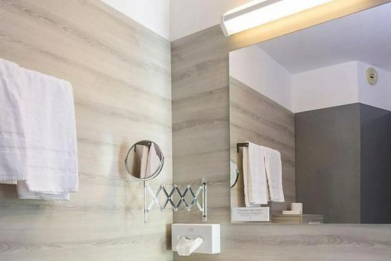 Lieux événementiels, HÔTEL RESTAURANT LE CHATARD