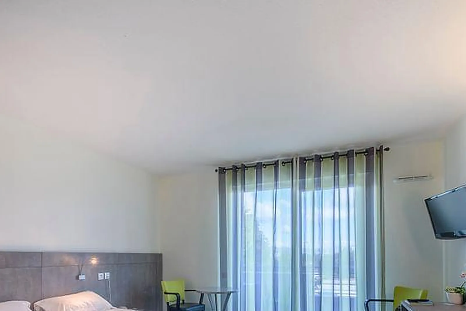 Lieux événementiels, HÔTEL RESTAURANT LE CHATARD