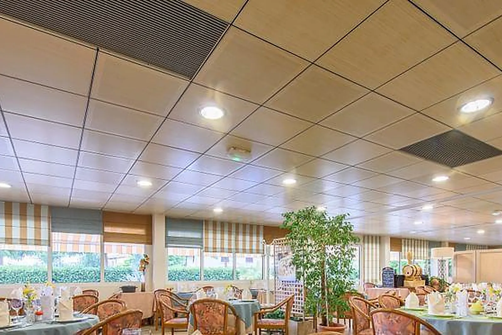 Lieux événementiels, HÔTEL RESTAURANT LE CHATARD