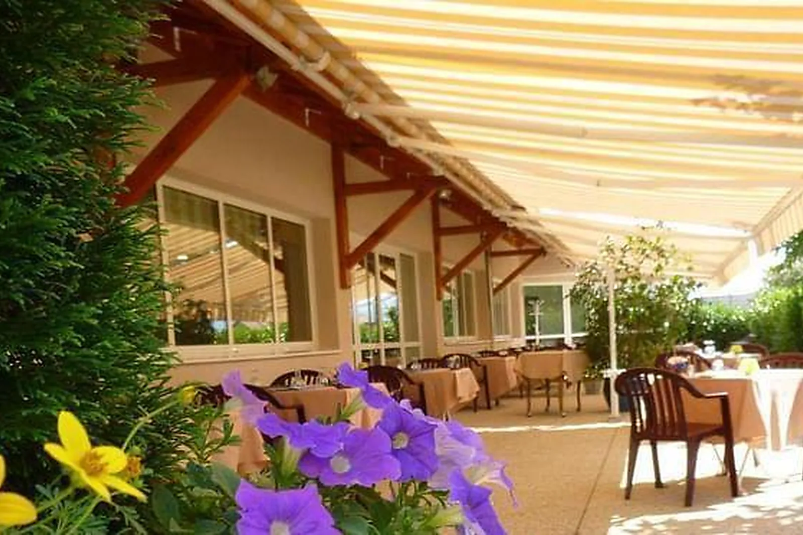 Lieux événementiels, HÔTEL RESTAURANT LE CHATARD