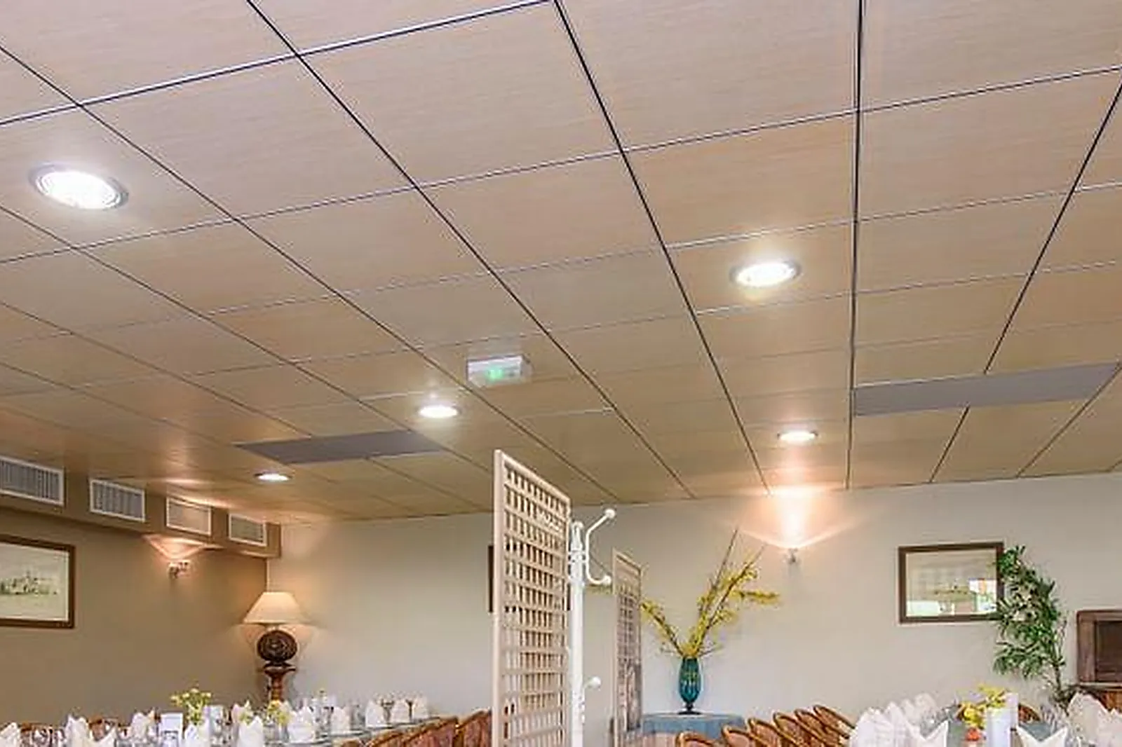 Lieux événementiels, HÔTEL RESTAURANT LE CHATARD