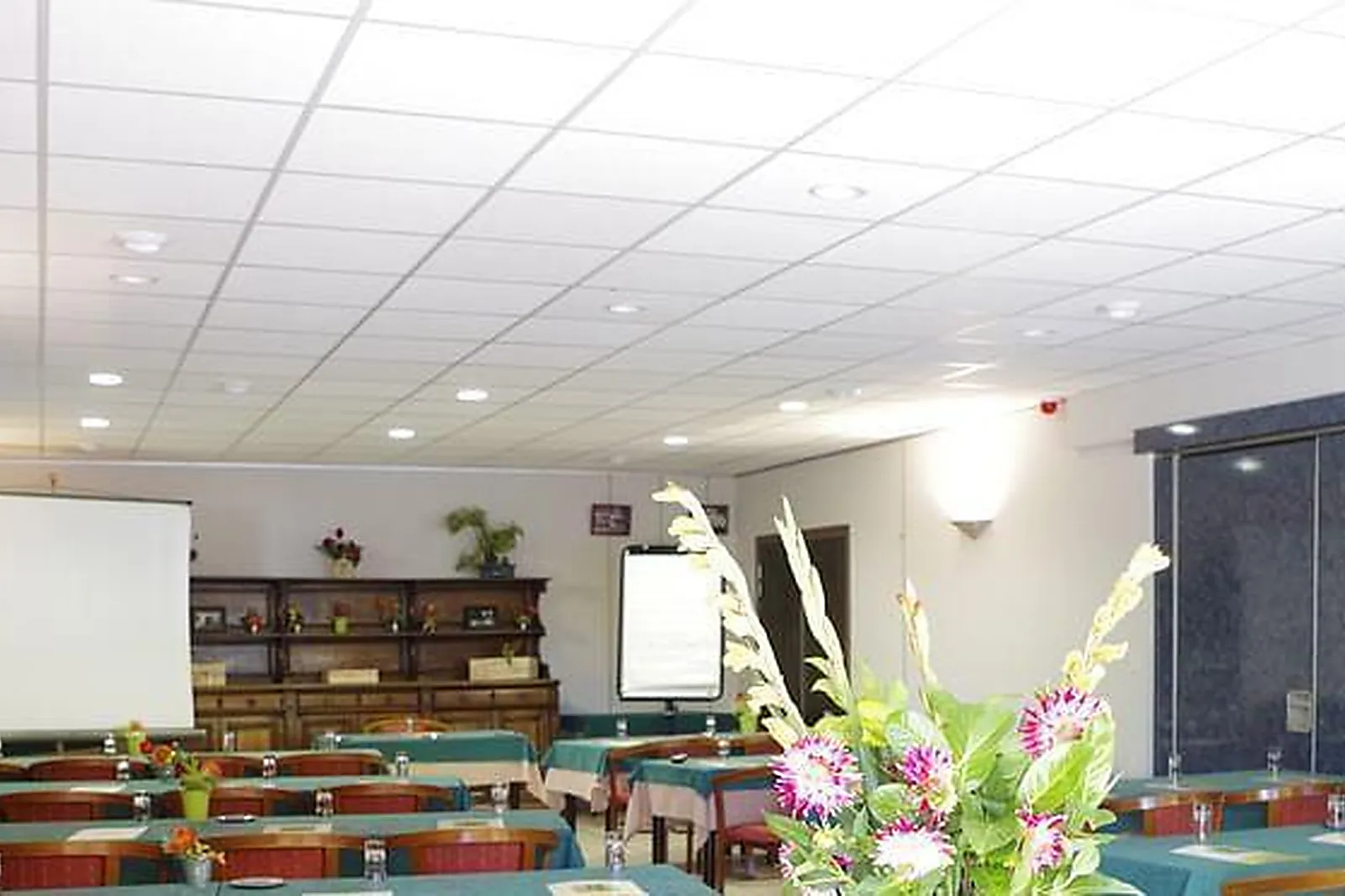 Lieux événementiels, HÔTEL RESTAURANT LE CHATARD