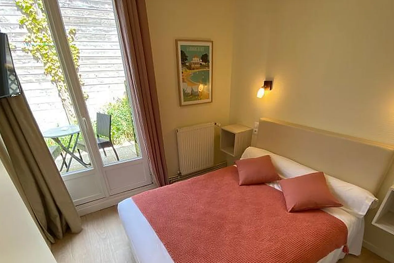 Lieux événementiels, HÔTEL RESTAURANT LE GRAND LARGE