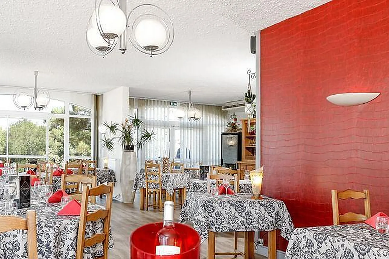 Lieux événementiels, HÔTEL RESTAURANT LE TROPICANA