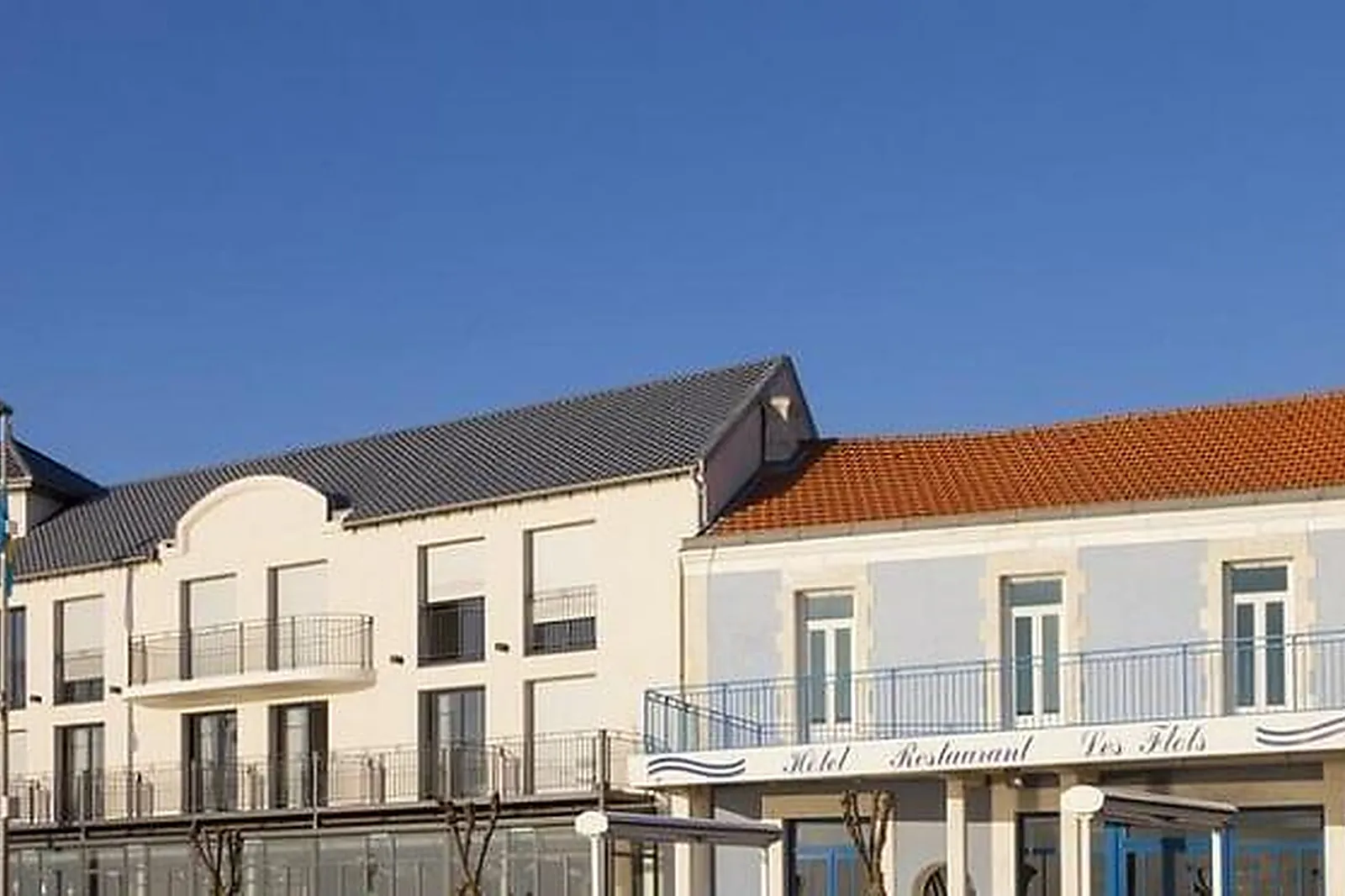 Lieux événementiels, HÔTEL RESTAURANT LES FLOTS****