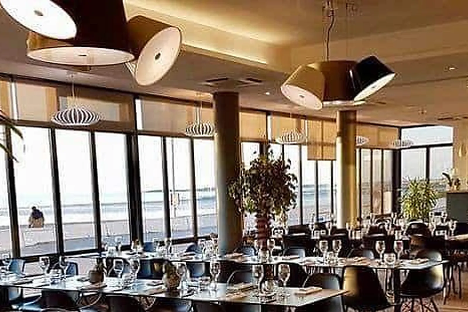 Lieux événementiels, HÔTEL RESTAURANT LES FLOTS****