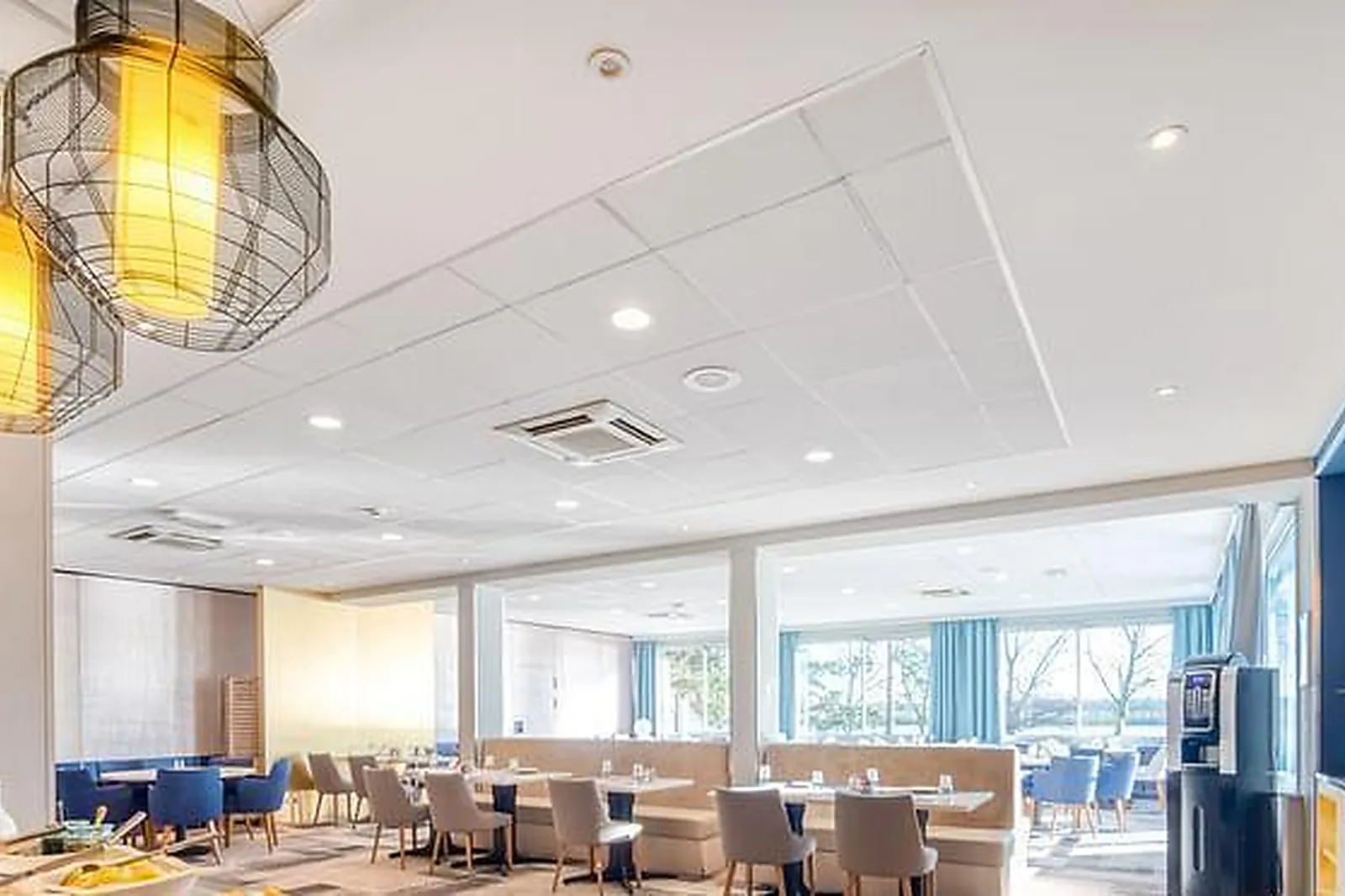 Lieux événementiels, HÔTEL RESTAURANT MERCURE MÂCON BORD DE SAÔNE ****