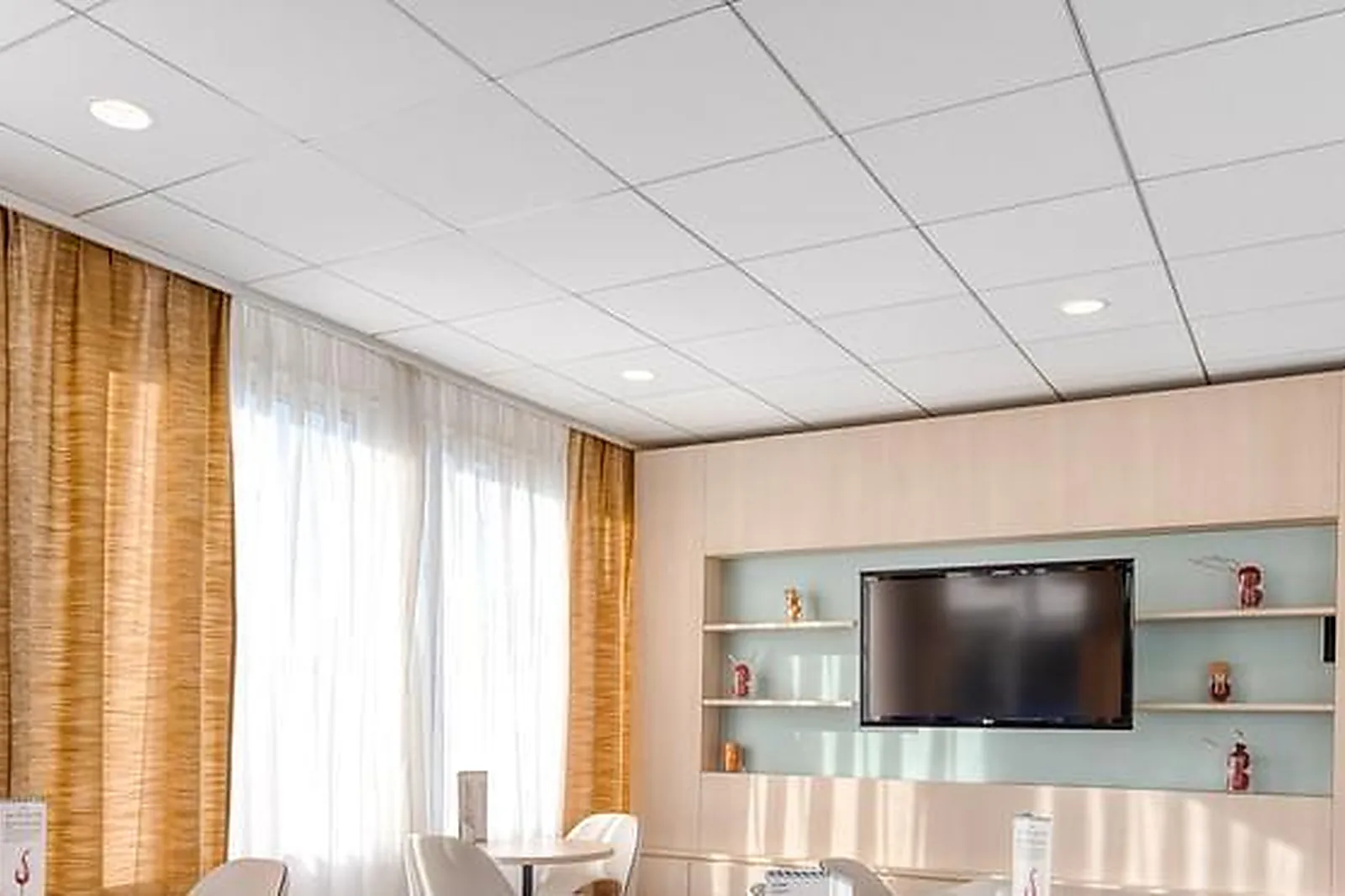 Lieux événementiels, HÔTEL RESTAURANT MERCURE MÂCON BORD DE SAÔNE ****