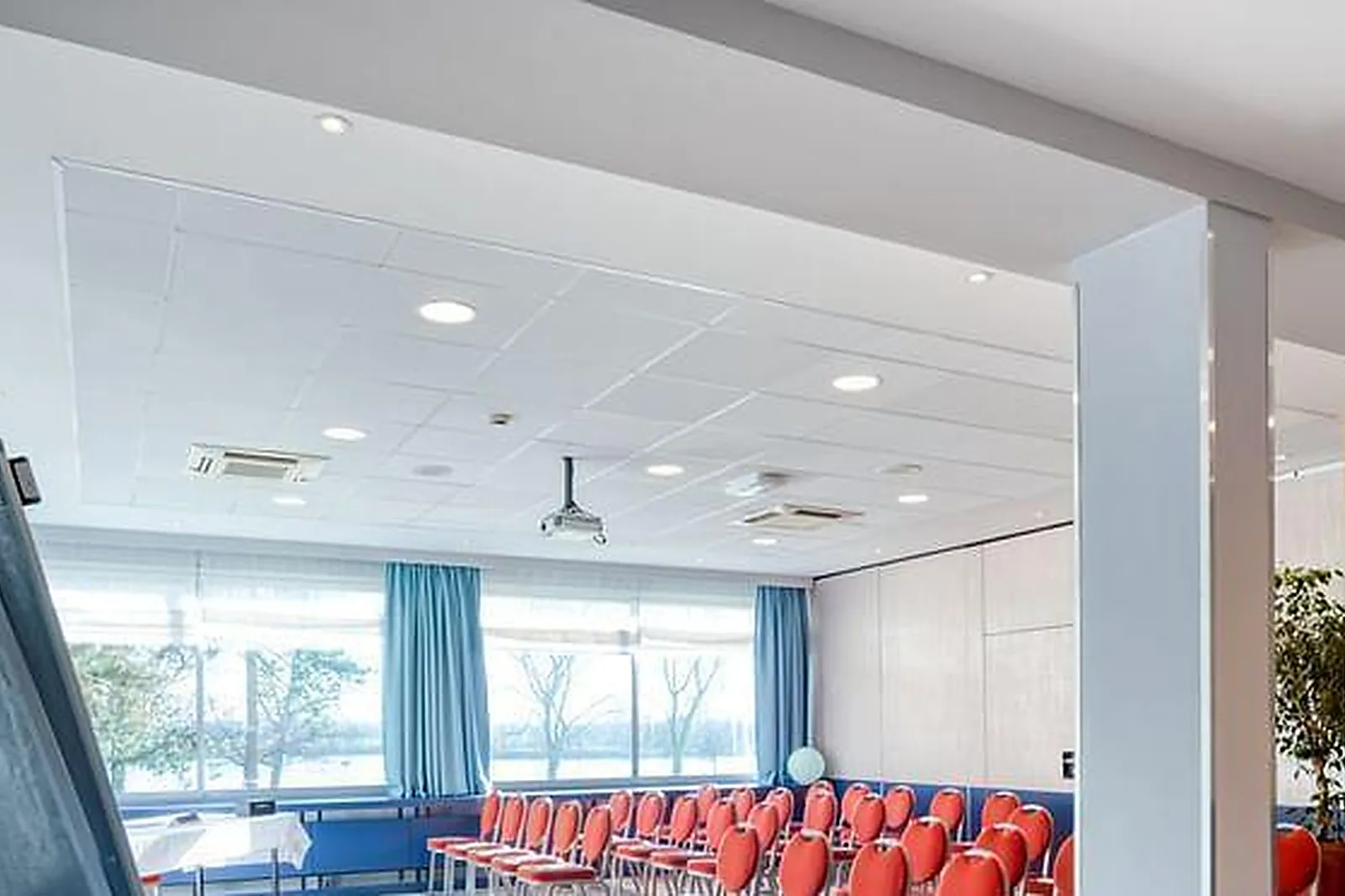 Lieux événementiels, HÔTEL RESTAURANT MERCURE MÂCON BORD DE SAÔNE ****