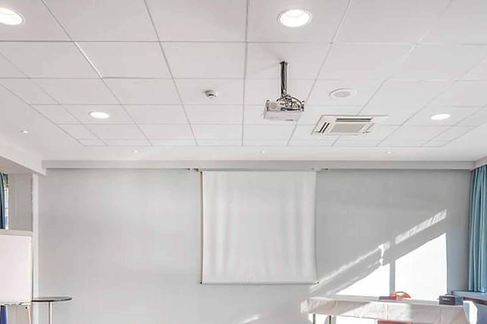 Lieux événementiels, HÔTEL RESTAURANT MERCURE MÂCON BORD DE SAÔNE ****