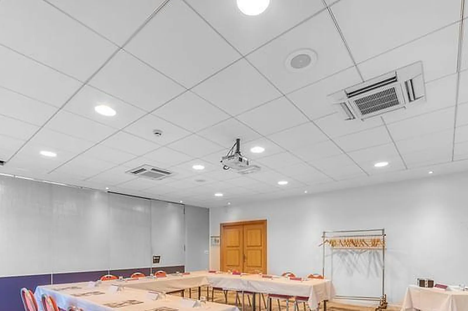 Lieux événementiels, HÔTEL RESTAURANT MERCURE MÂCON BORD DE SAÔNE ****