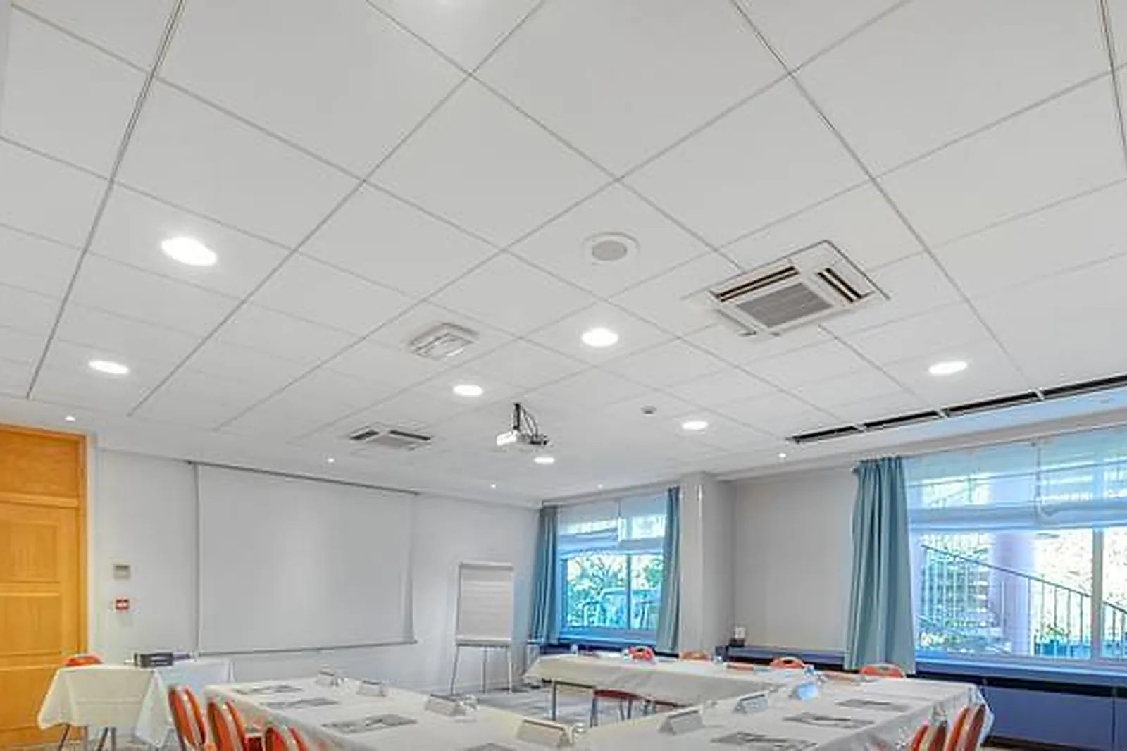 Lieux événementiels, HÔTEL RESTAURANT MERCURE MÂCON BORD DE SAÔNE ****