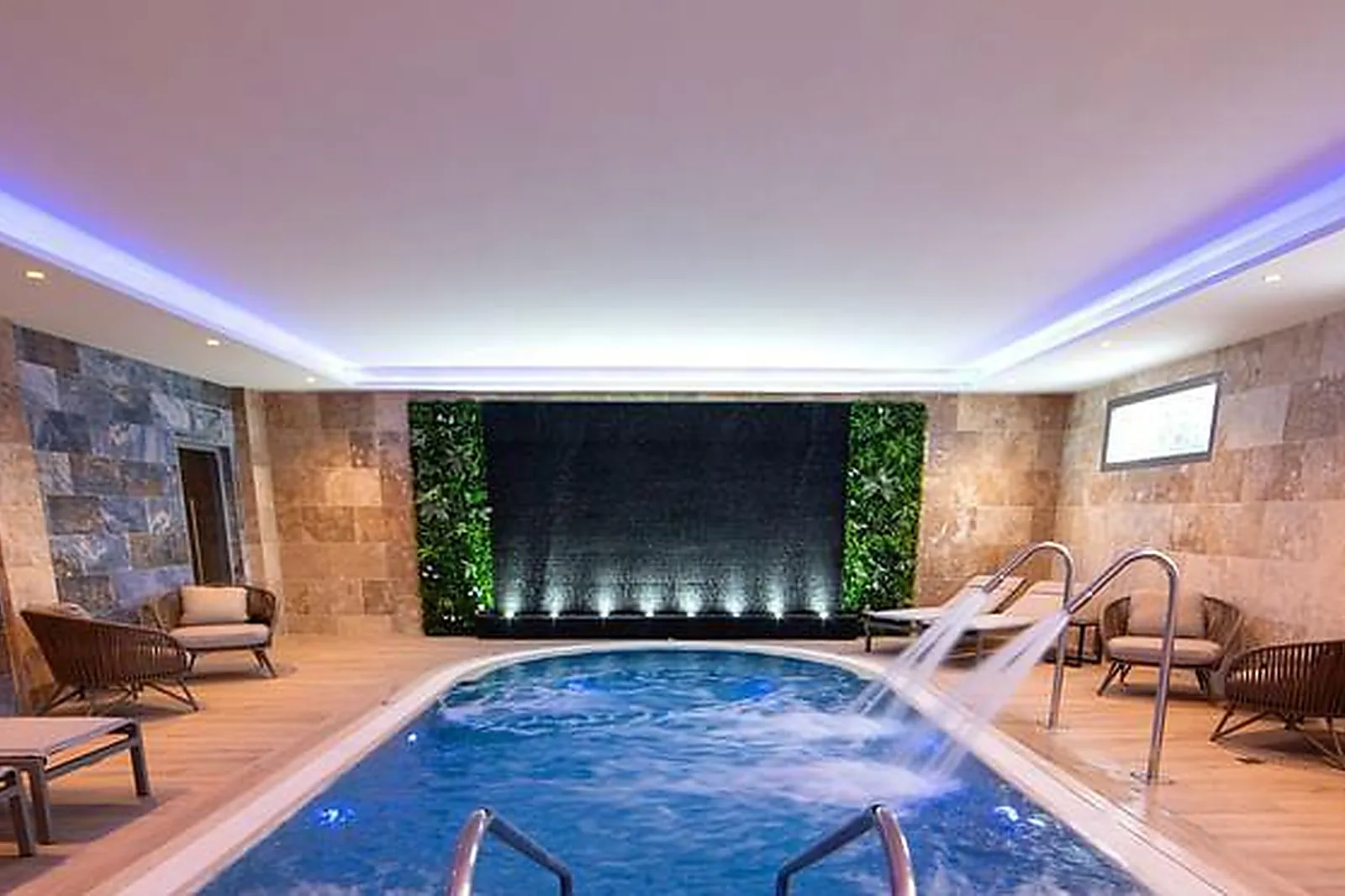 Lieux événementiels, HÔTEL RESTAURANT SPA LES OLIVIERS ***