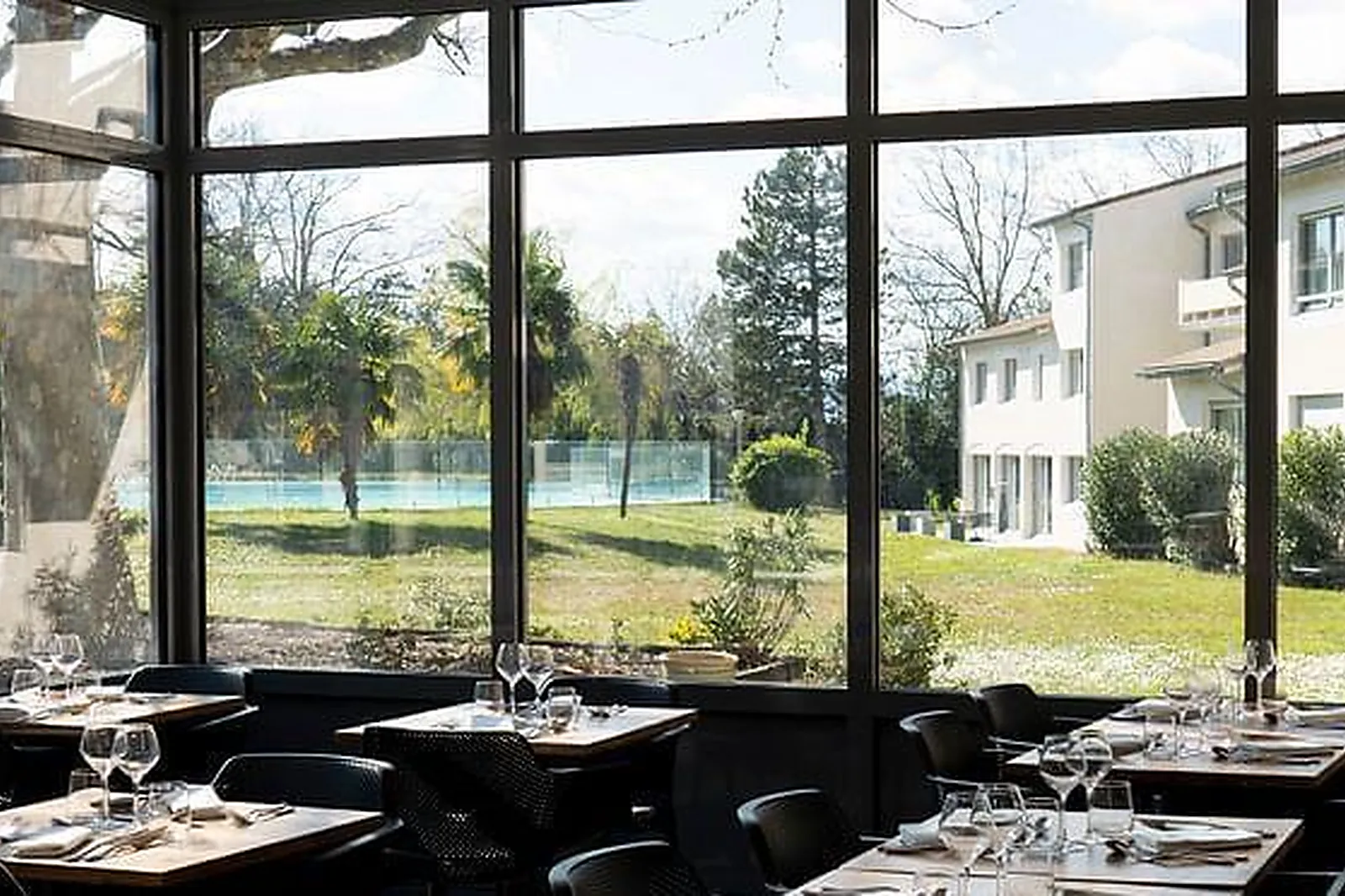 Lieux événementiels, HÔTEL RESTAURANT SPA LES OLIVIERS ***