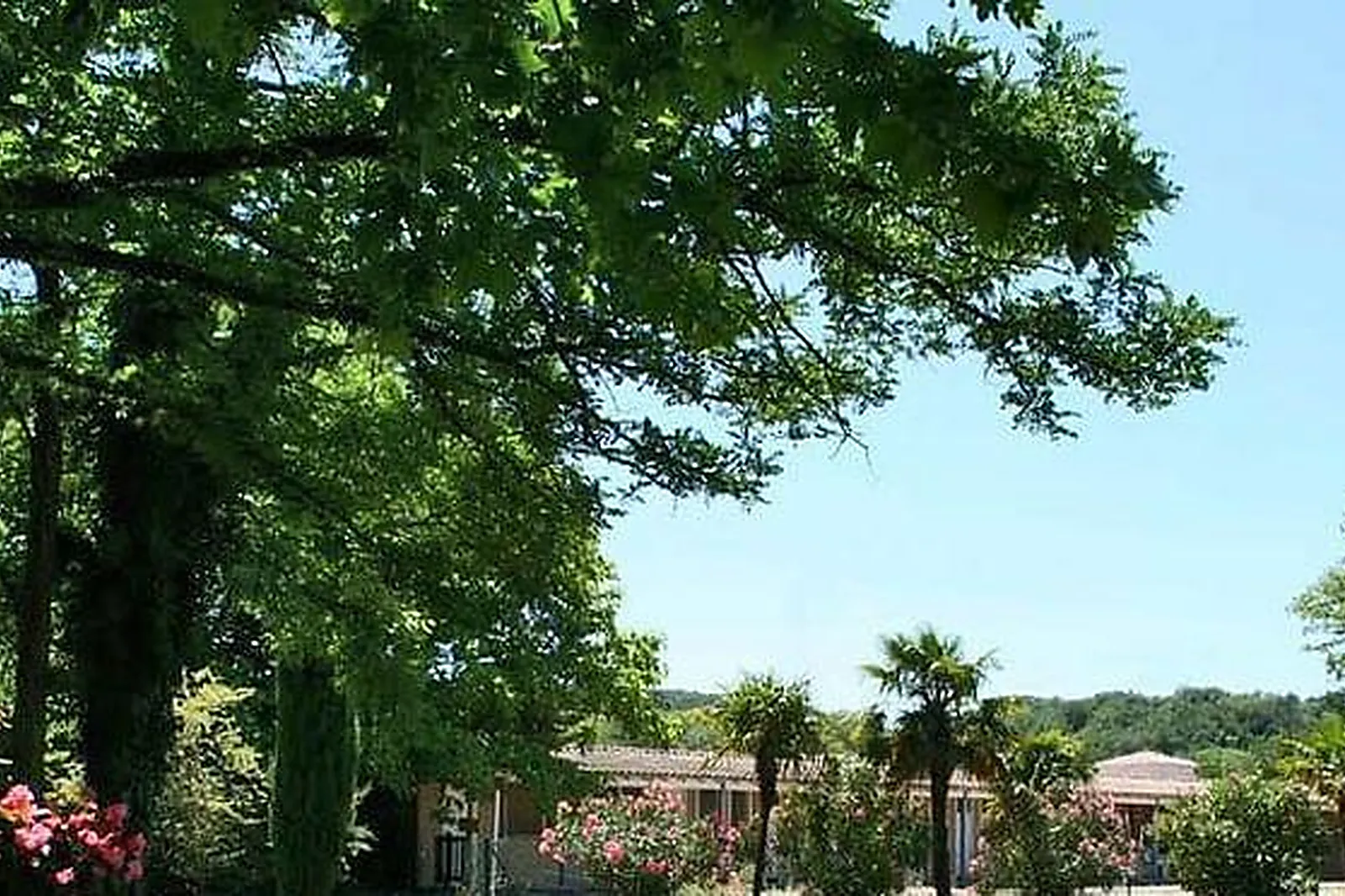 Lieux événementiels, HÔTEL RESTAURANT SPA LES OLIVIERS ***