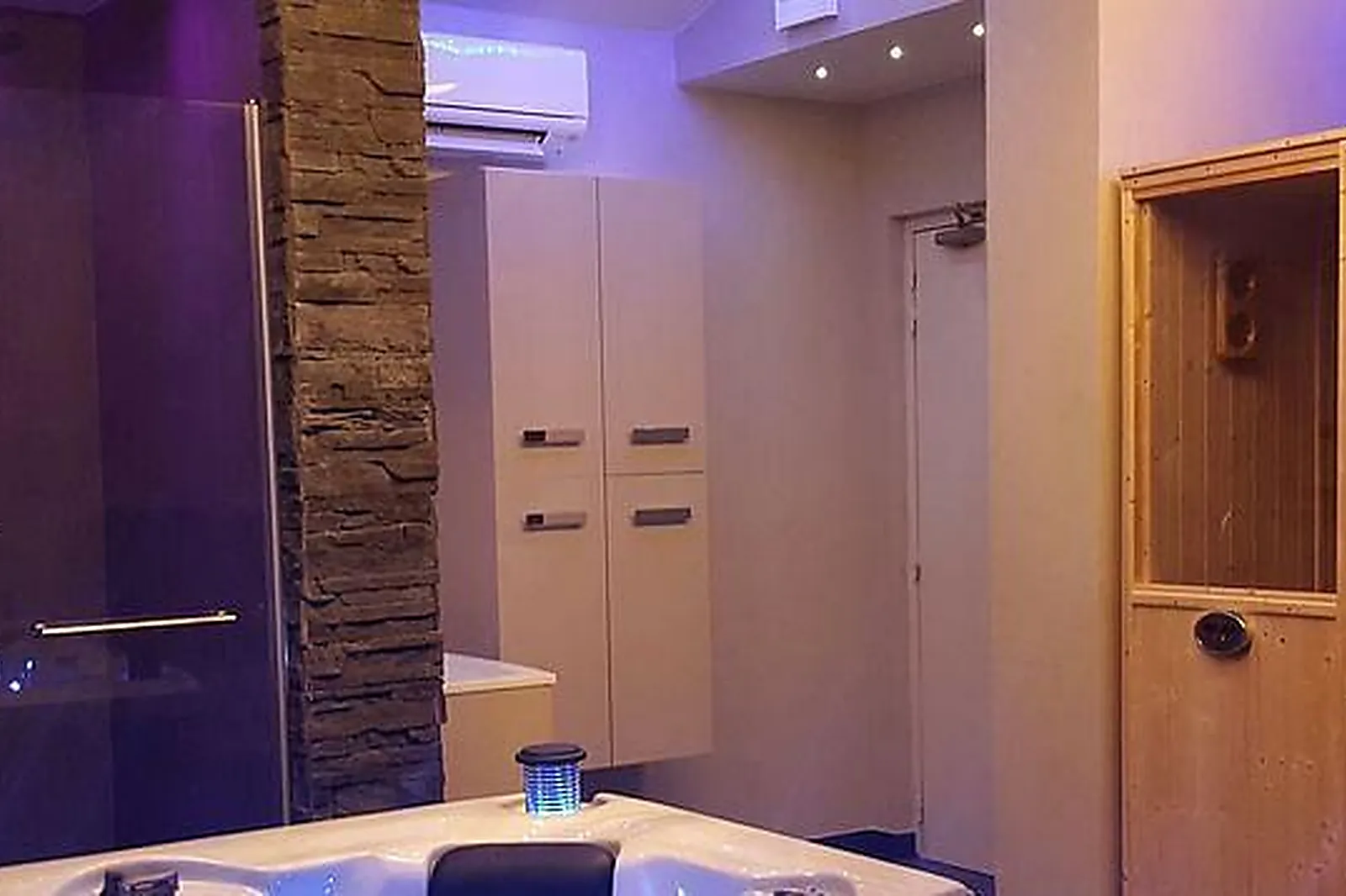 Lieux événementiels, HÔTEL RESTAURANT SPA LES OLIVIERS ***