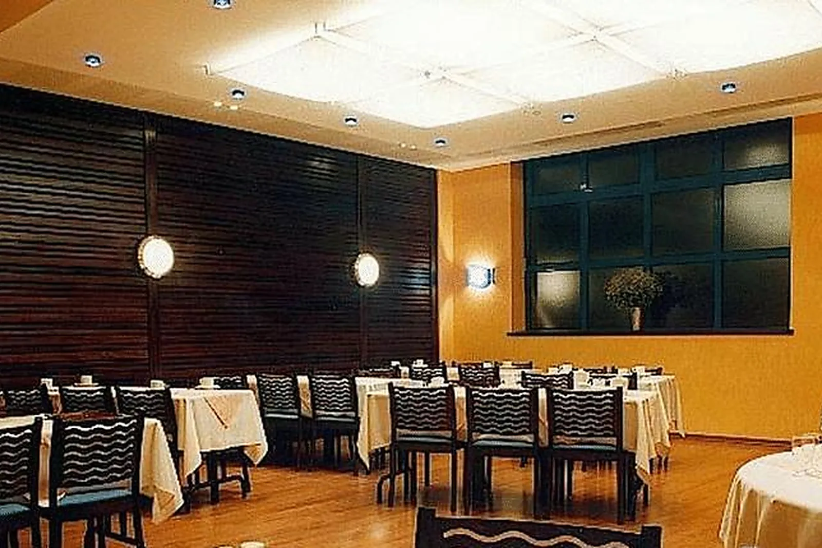 Lieux événementiels, HÔTEL RESTAURANT L'HIRONDELLE