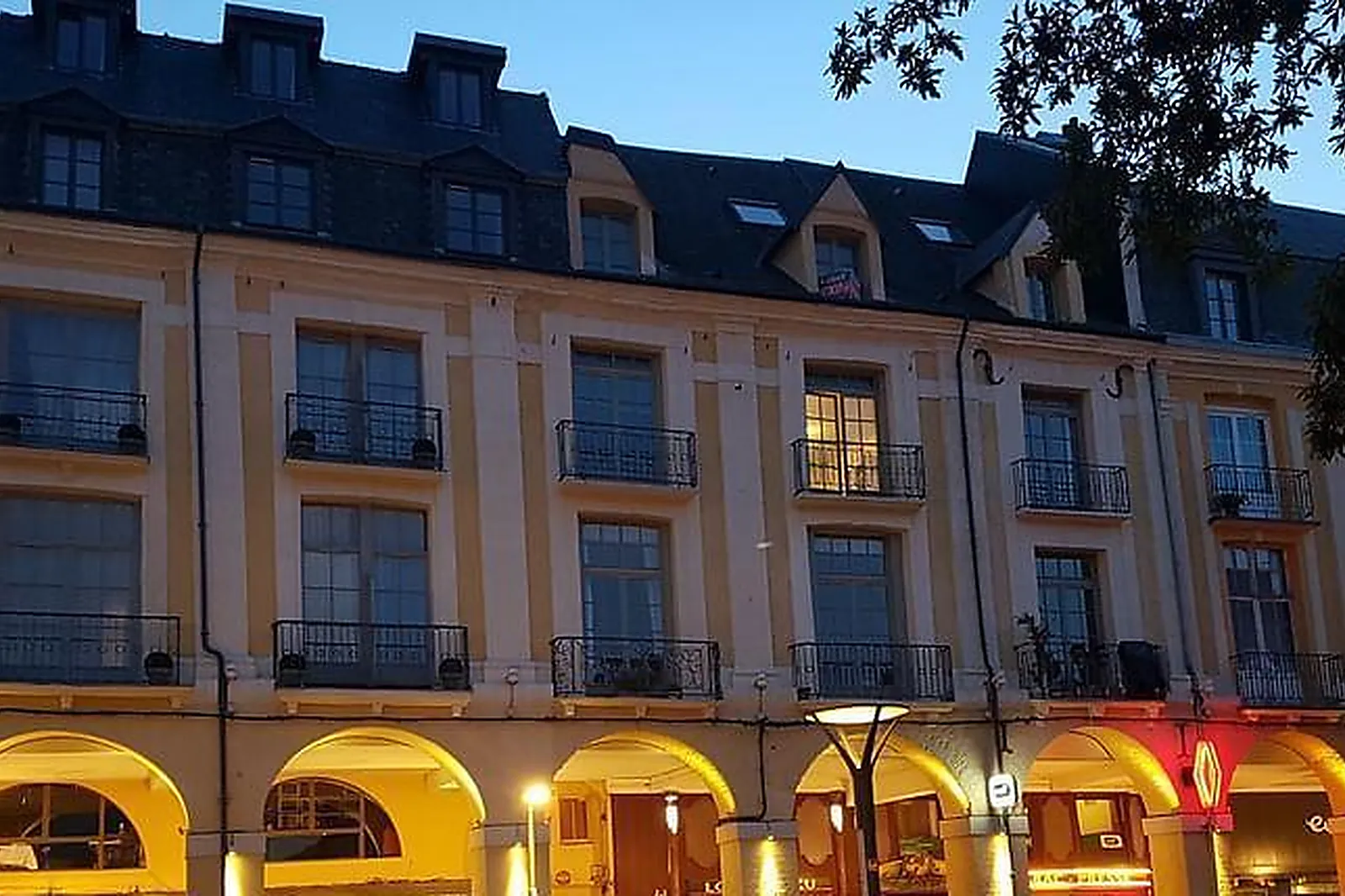 Lieux événementiels, HÔTEL RESTAURANT LES ARCADES *** DIEPPE