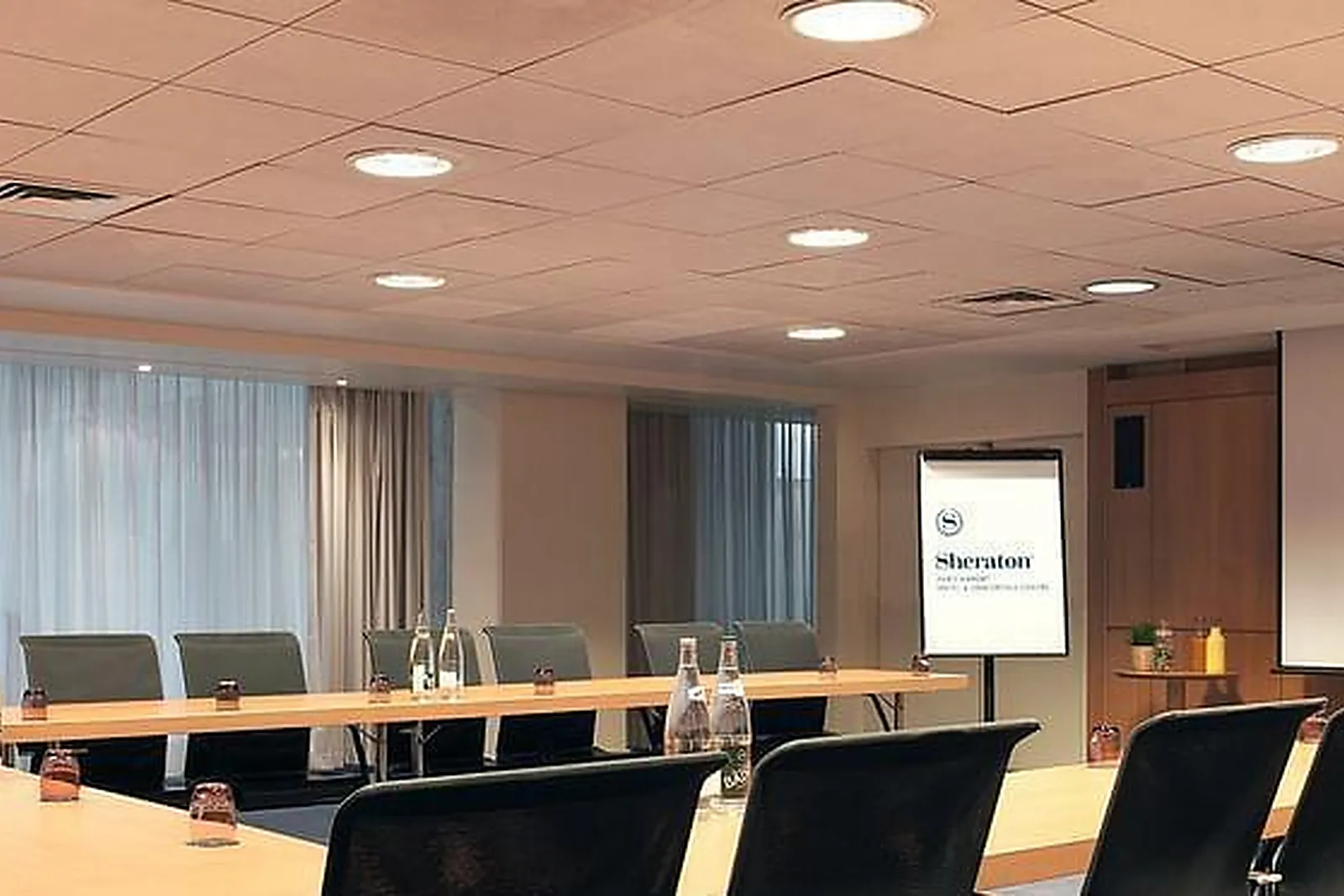 Lieux événementiels, HÔTEL SHERATON PARIS CHARLES DE GAULLE AIRPORT ****