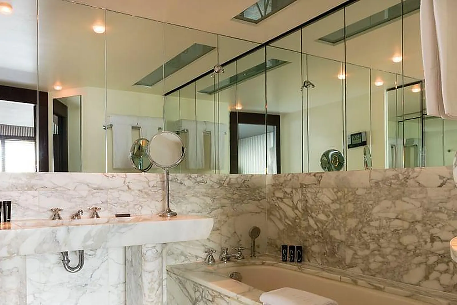 Lieux événementiels, HÔTEL SQUARE