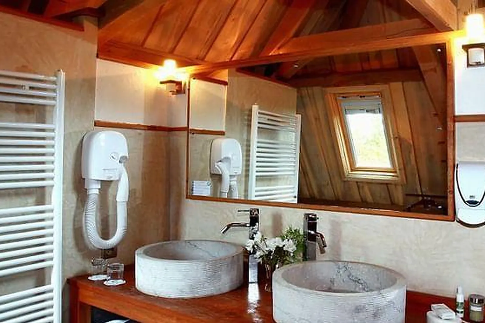 Lieux événementiels, HÔTEL THE ORIGINALS MANOIR DES INDES ****