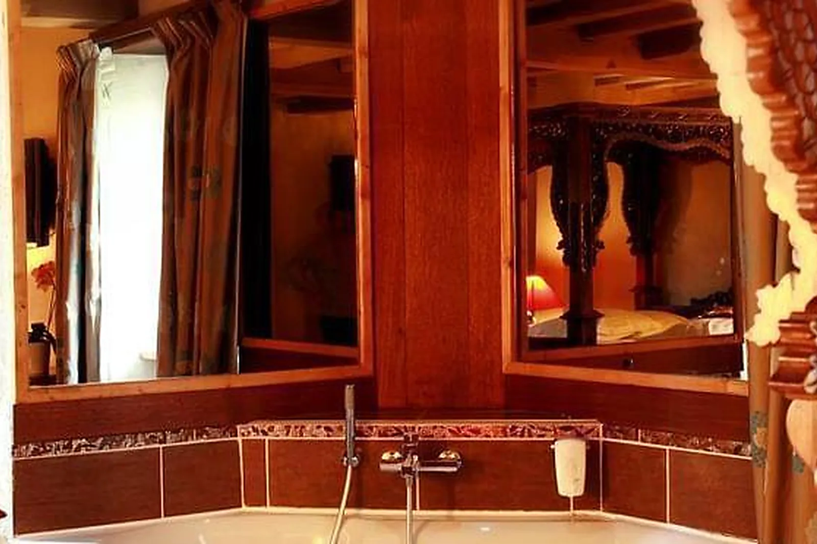 Lieux événementiels, HÔTEL THE ORIGINALS MANOIR DES INDES ****