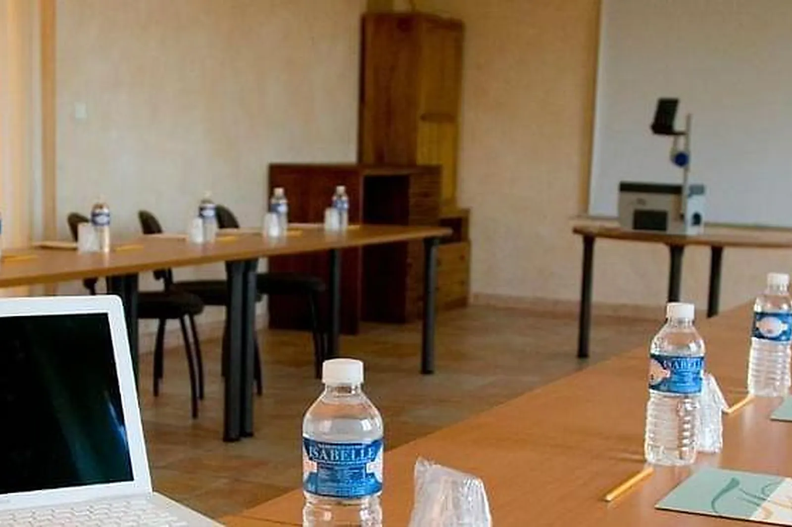 Lieux événementiels, HÔTEL THE ORIGINALS MANOIR DES INDES ****