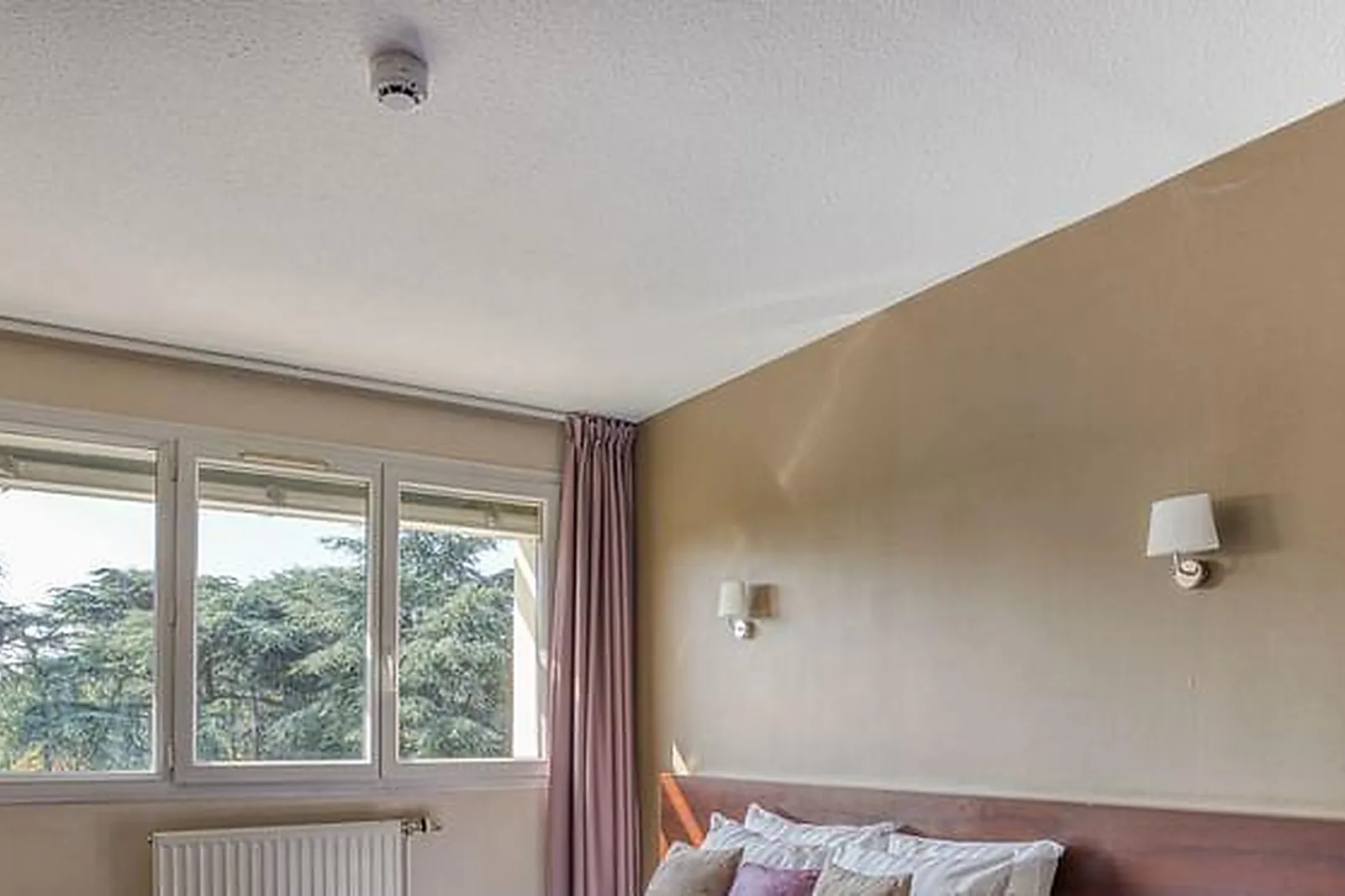 Lieux événementiels, HÔTEL VALPRÉ ***