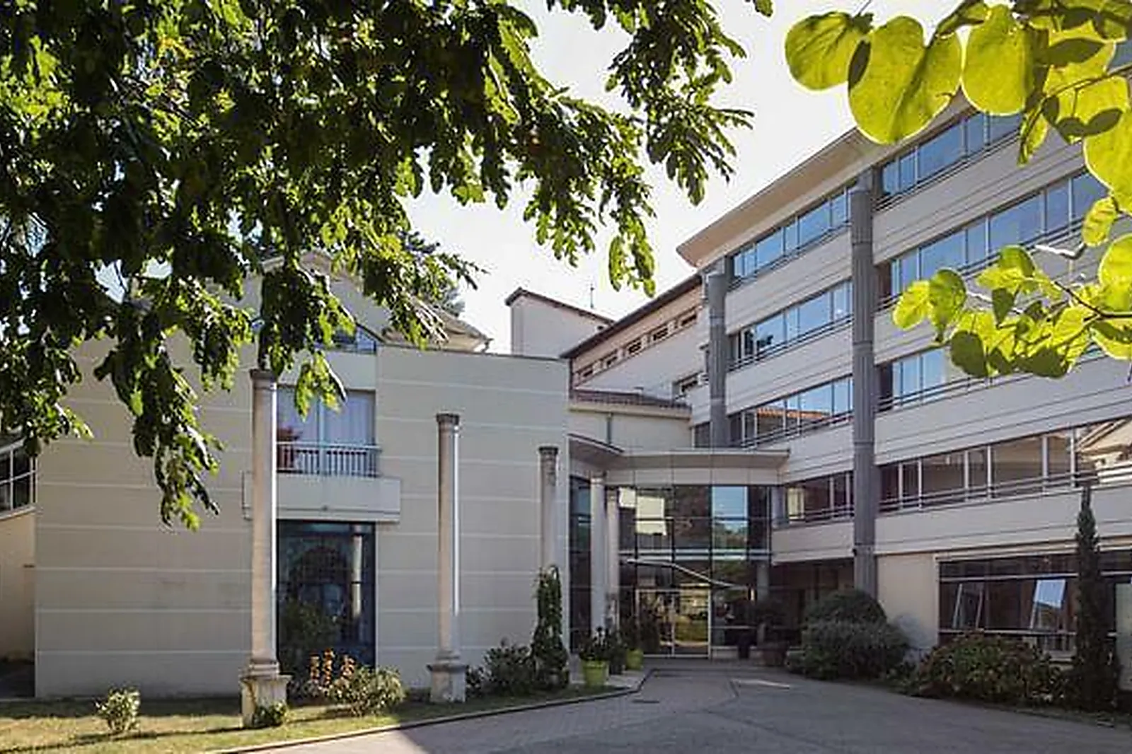 Lieux événementiels, HÔTEL VALPRÉ ***