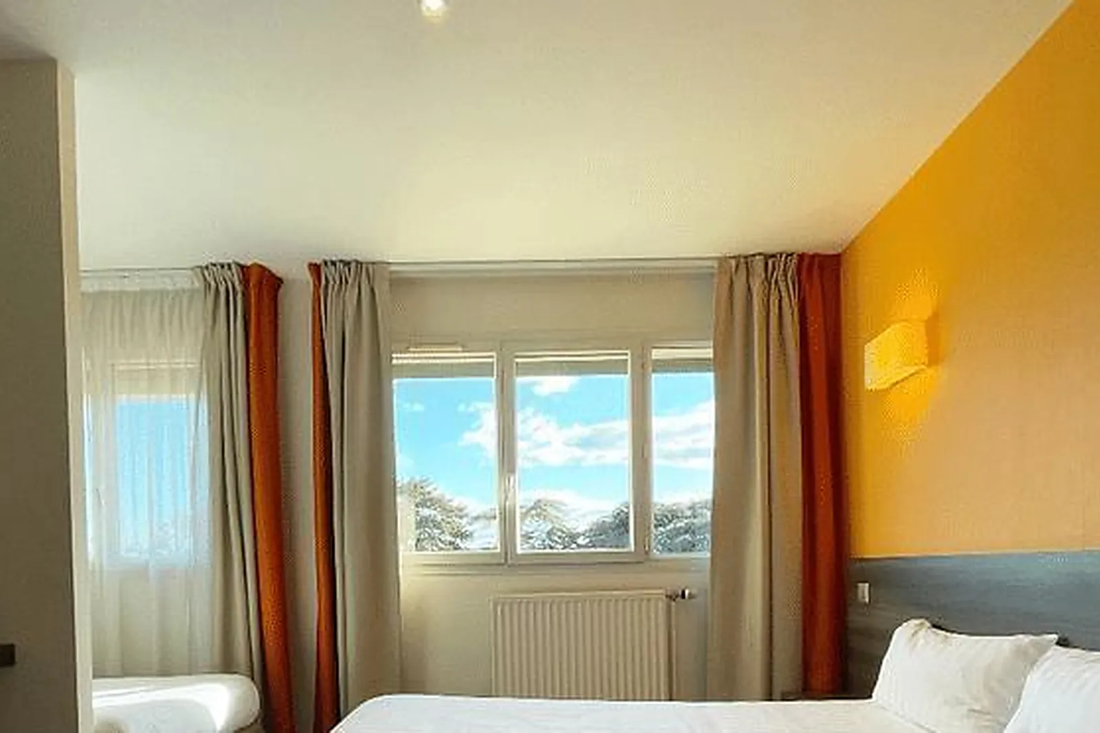 Lieux événementiels, HÔTEL VALPRÉ ***