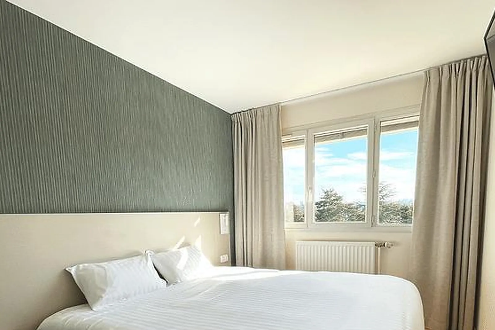 Lieux événementiels, HÔTEL VALPRÉ ***