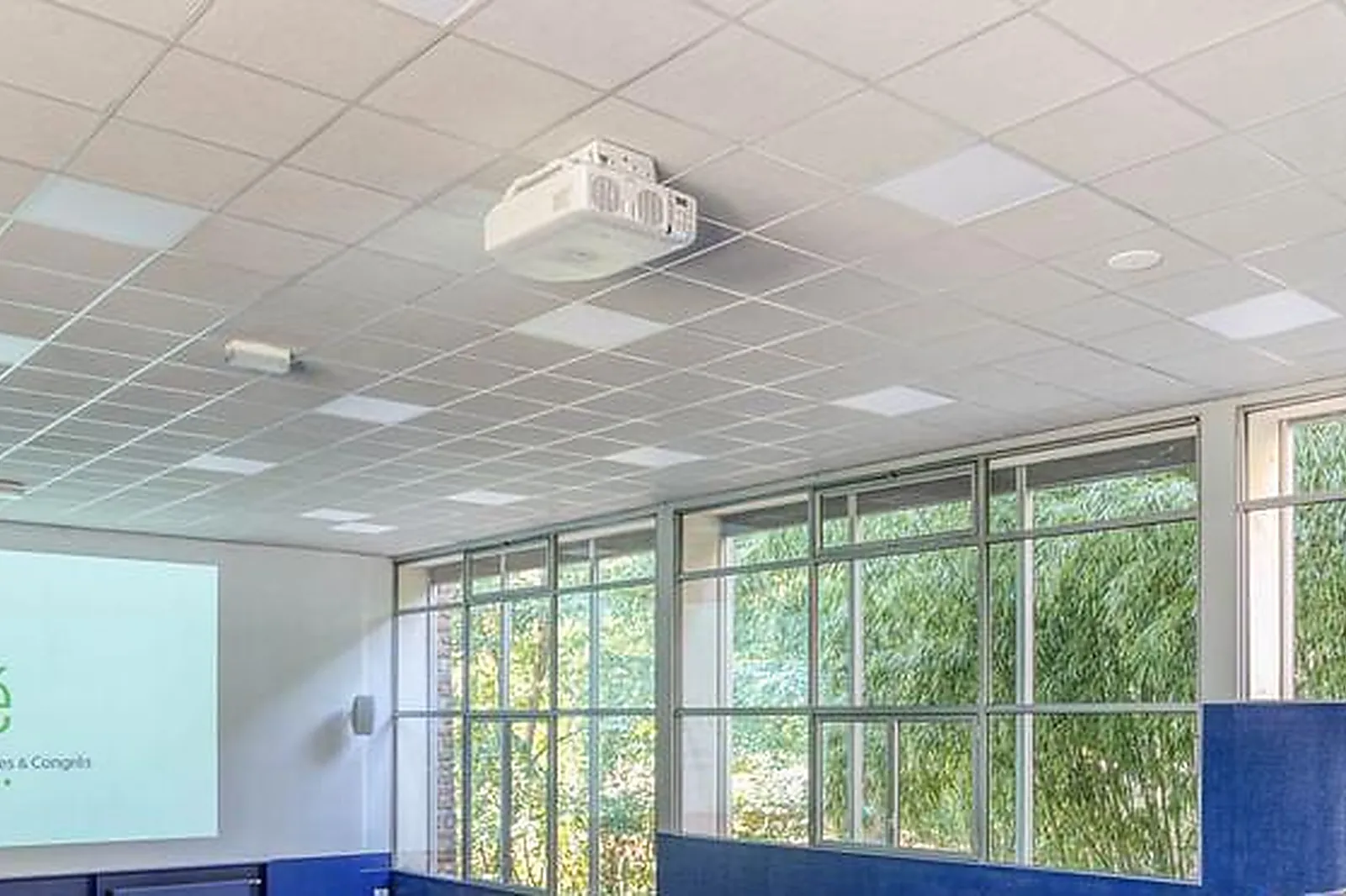 Lieux événementiels, HÔTEL VALPRÉ ***