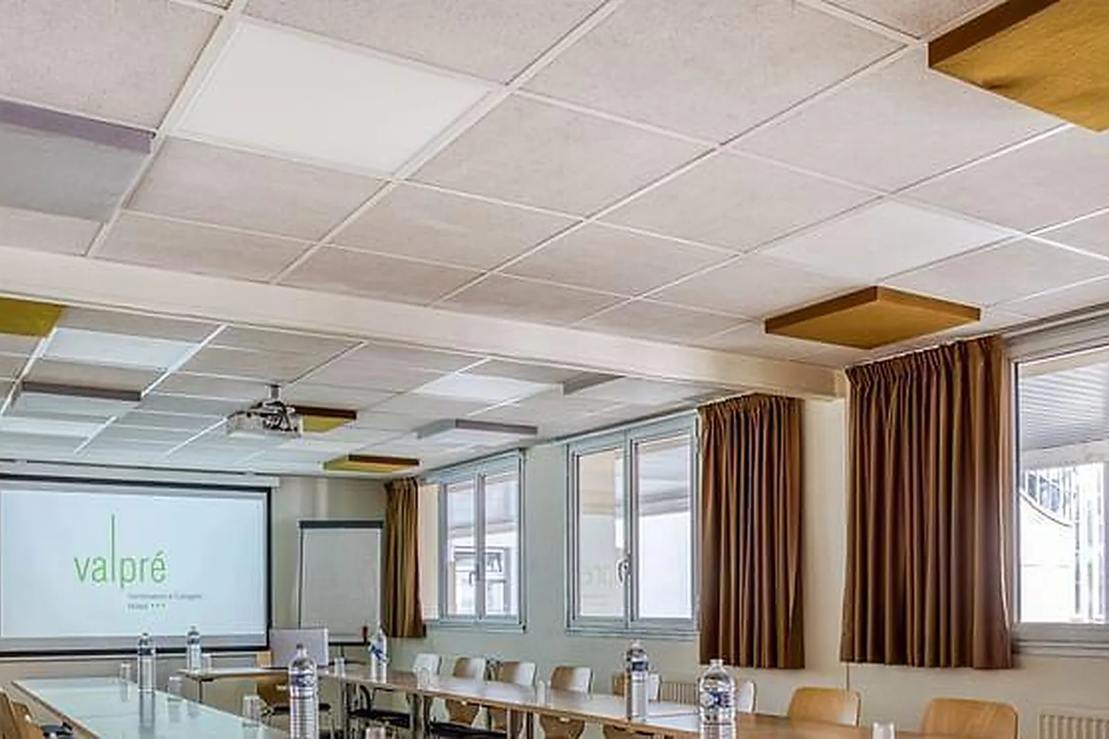 Lieux événementiels, HÔTEL VALPRÉ ***