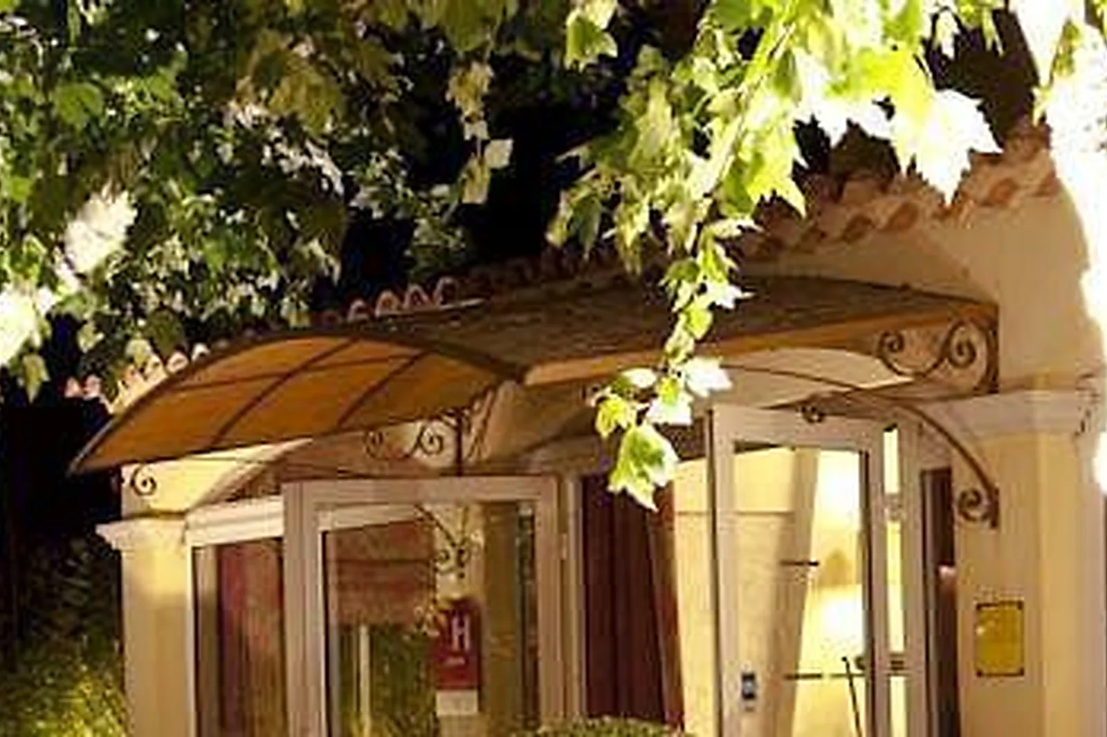 Lieux événementiels, HÔTEL VICTOR ***